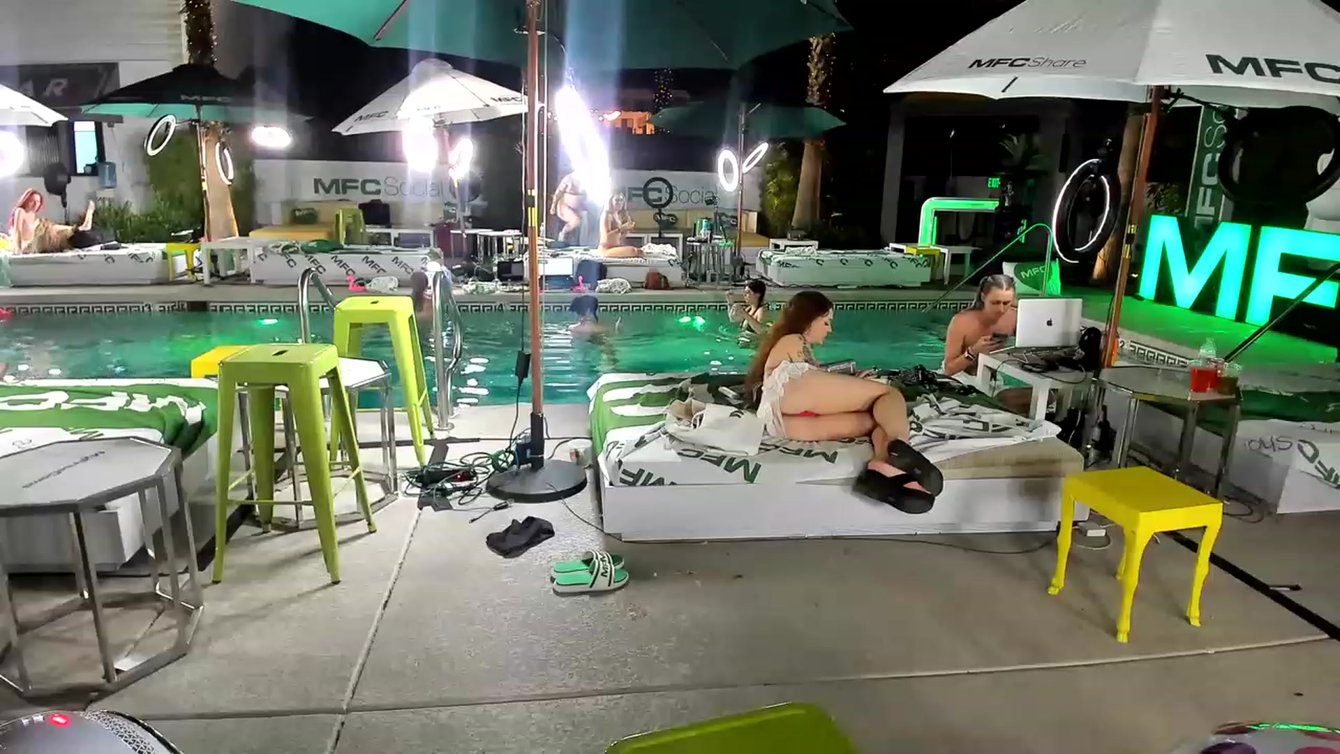 Gallery image thumbnail from Natalia_Rae's myfreecams stream on, 05/24/2023, 09:30 image 15 of 20