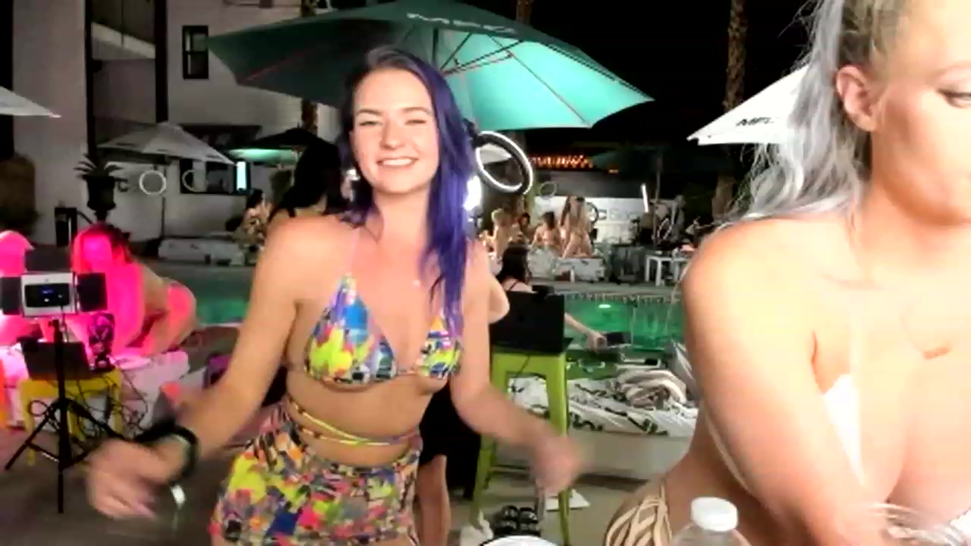 Gallery image thumbnail from Natalia_Rae's myfreecams stream on, 05/25/2023, 06:15 image 1 of 20
