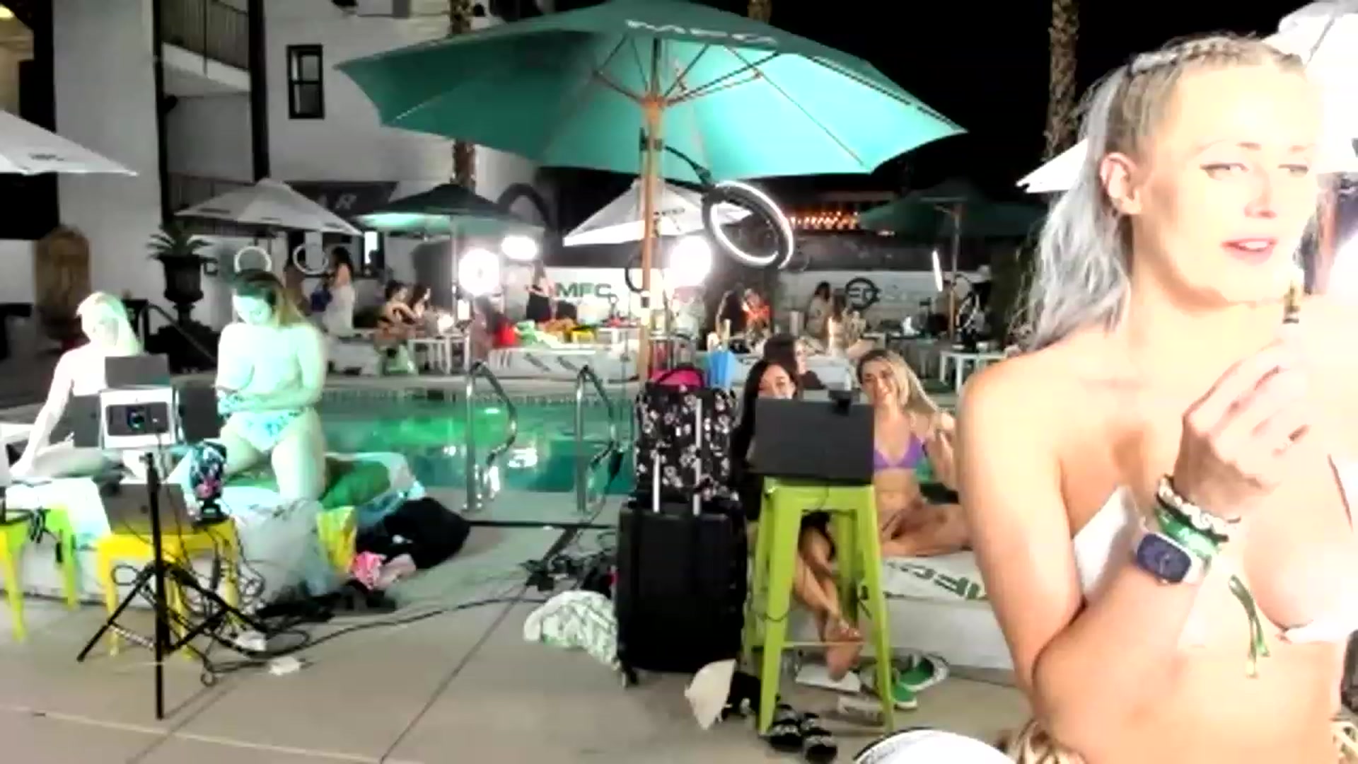 Gallery image thumbnail from Natalia_Rae's myfreecams stream on, 05/25/2023, 06:15 image 6 of 20
