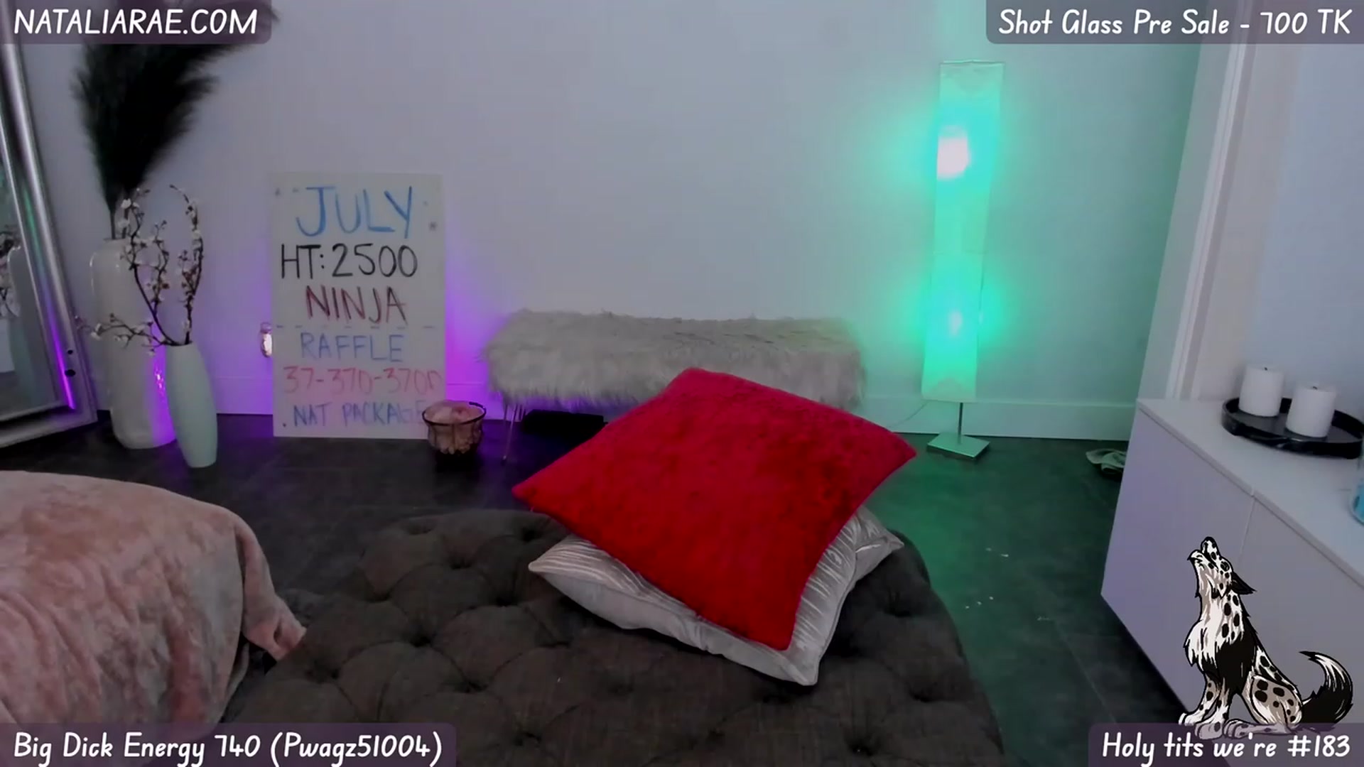 Gallery image thumbnail from Natalia_Rae's myfreecams stream on, 07/13/2023, 08:25 image 16 of 20