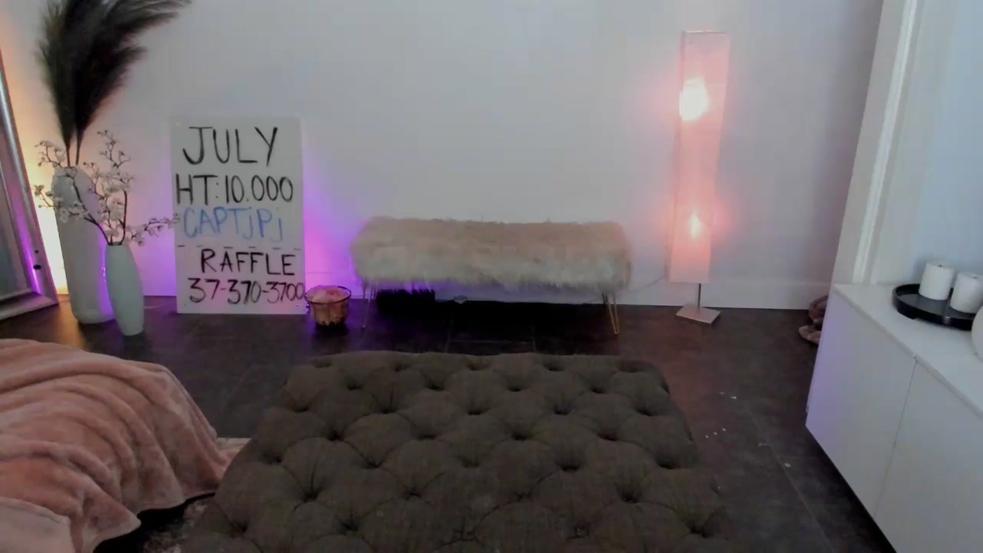 Gallery image thumbnail from Natalia_Rae's myfreecams stream on, 07/21/2023, 10:55 image 18 of 20