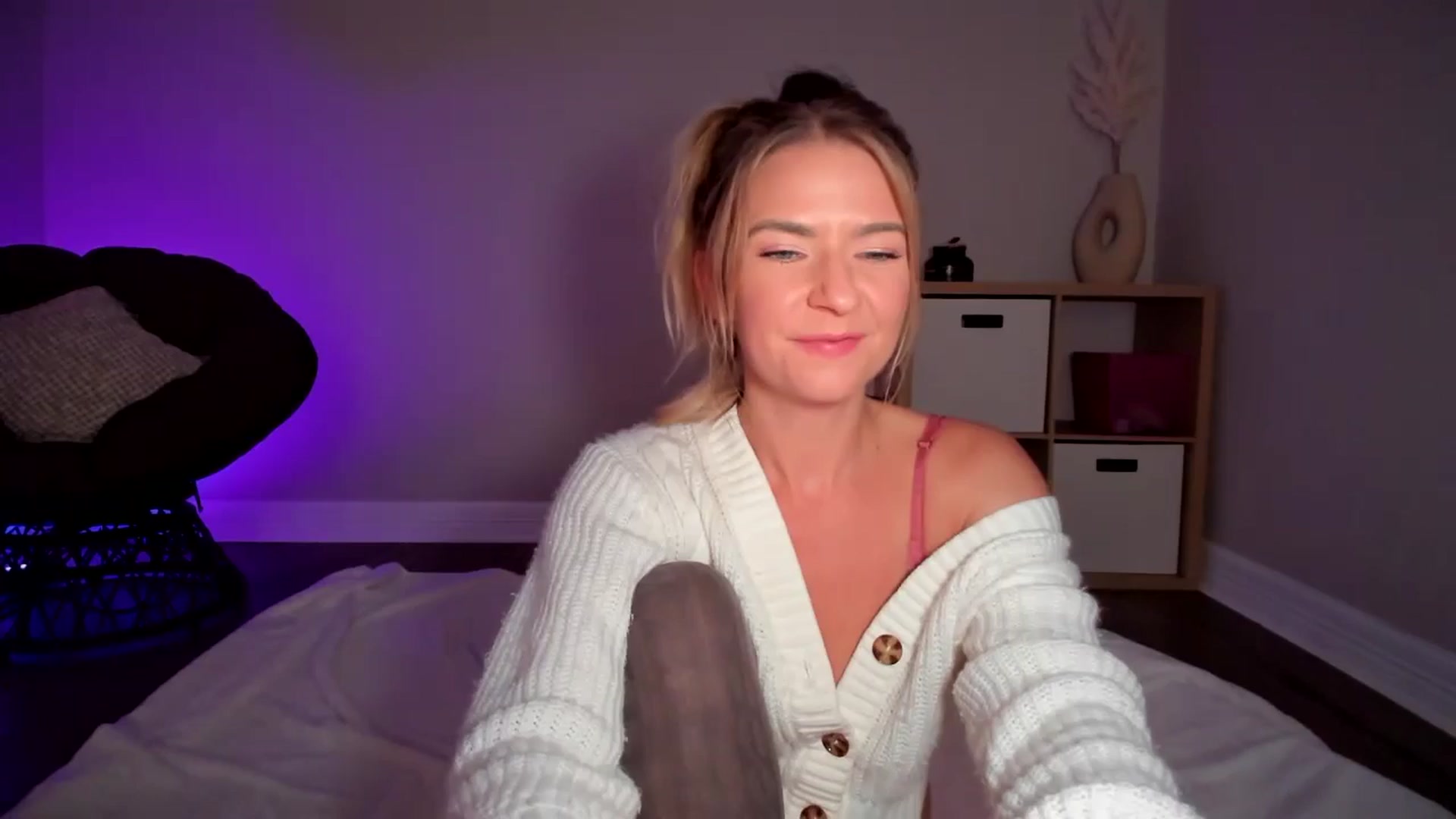 Gallery image thumbnail from Natalia_Rae's myfreecams stream on, 11/24/2024, 09:26 image 1 of 20