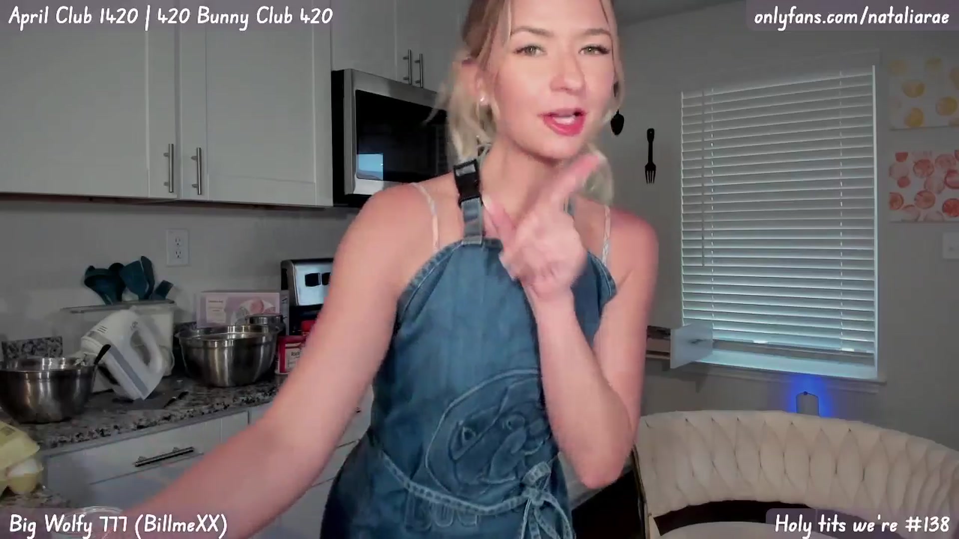 Gallery image thumbnail from Natalia_Rae's myfreecams stream on, 04/16/2025, 03:38 image 6 of 20