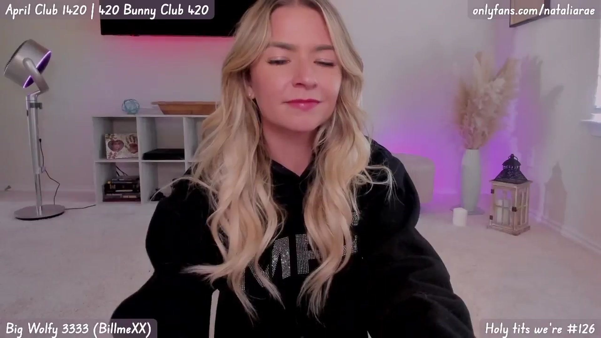 Gallery image thumbnail from Natalia_Rae's myfreecams stream on, 04/23/2025, 24:18 image 9 of 20