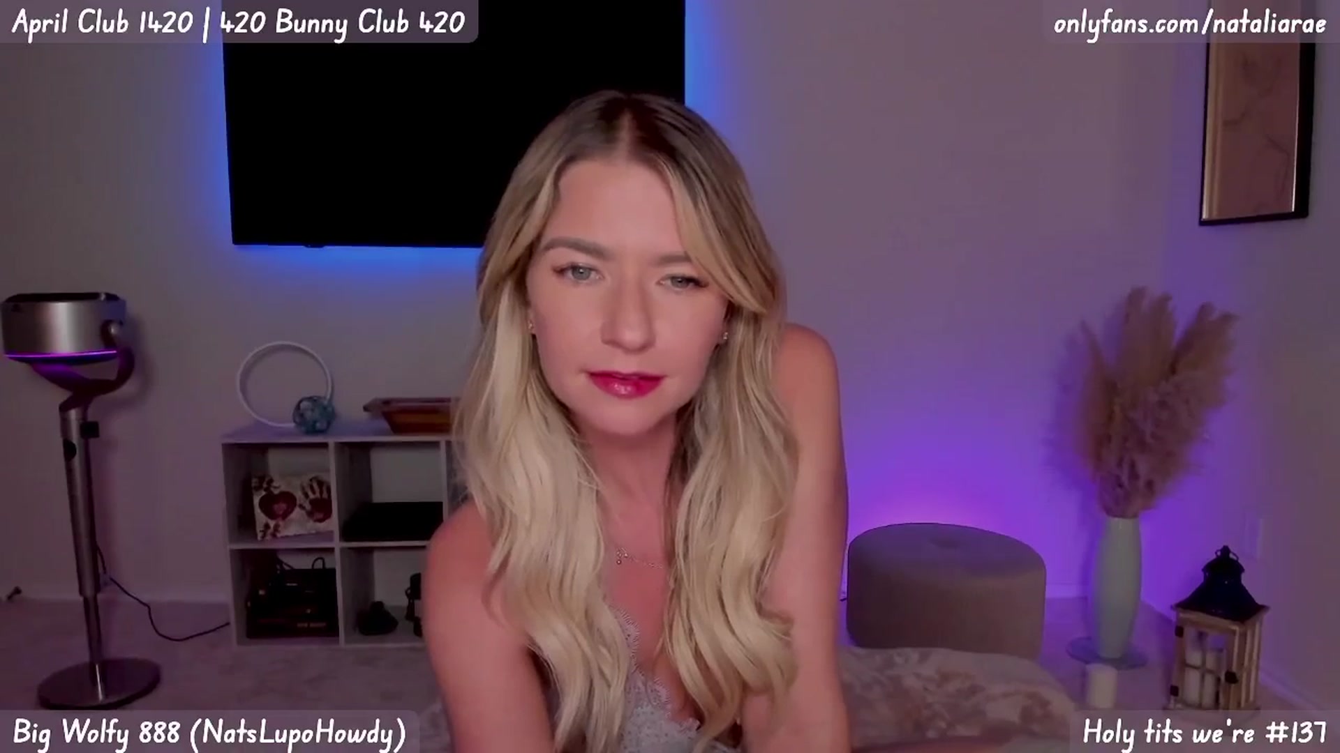 Gallery image thumbnail from Natalia_Rae's myfreecams stream on, 04/25/2025, 05:49 image 15 of 20
