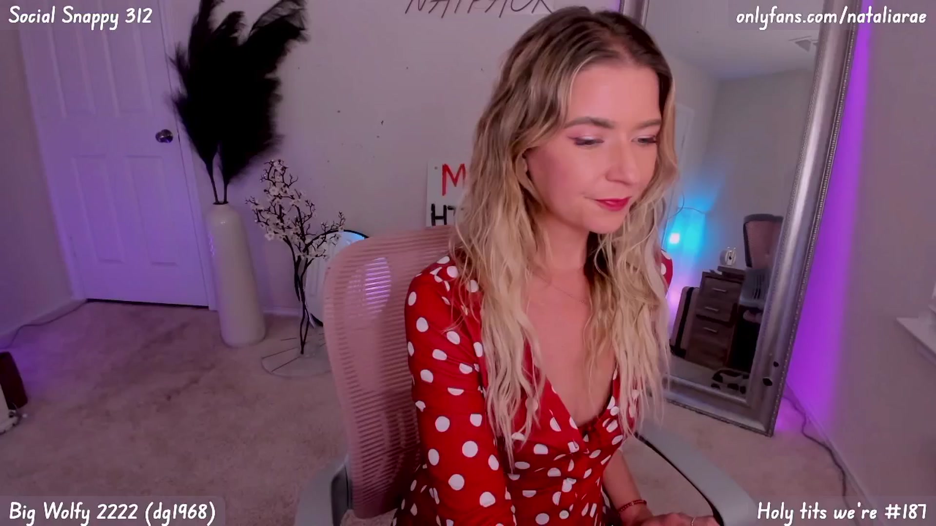 Gallery image thumbnail from Natalia_Rae's myfreecams stream on, 05/19/2025, 03:49 image 13 of 20