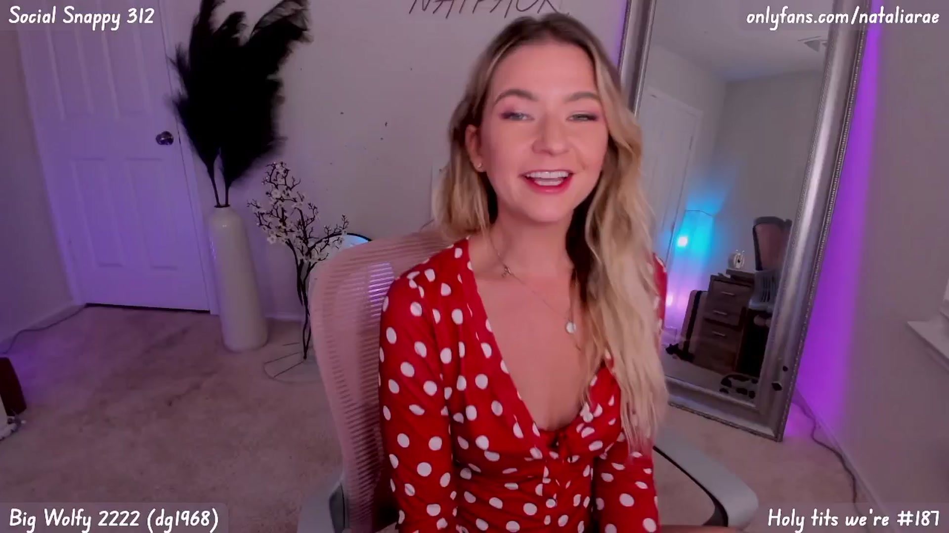 Gallery image thumbnail from Natalia_Rae's myfreecams stream on, 05/19/2025, 03:49 image 15 of 20