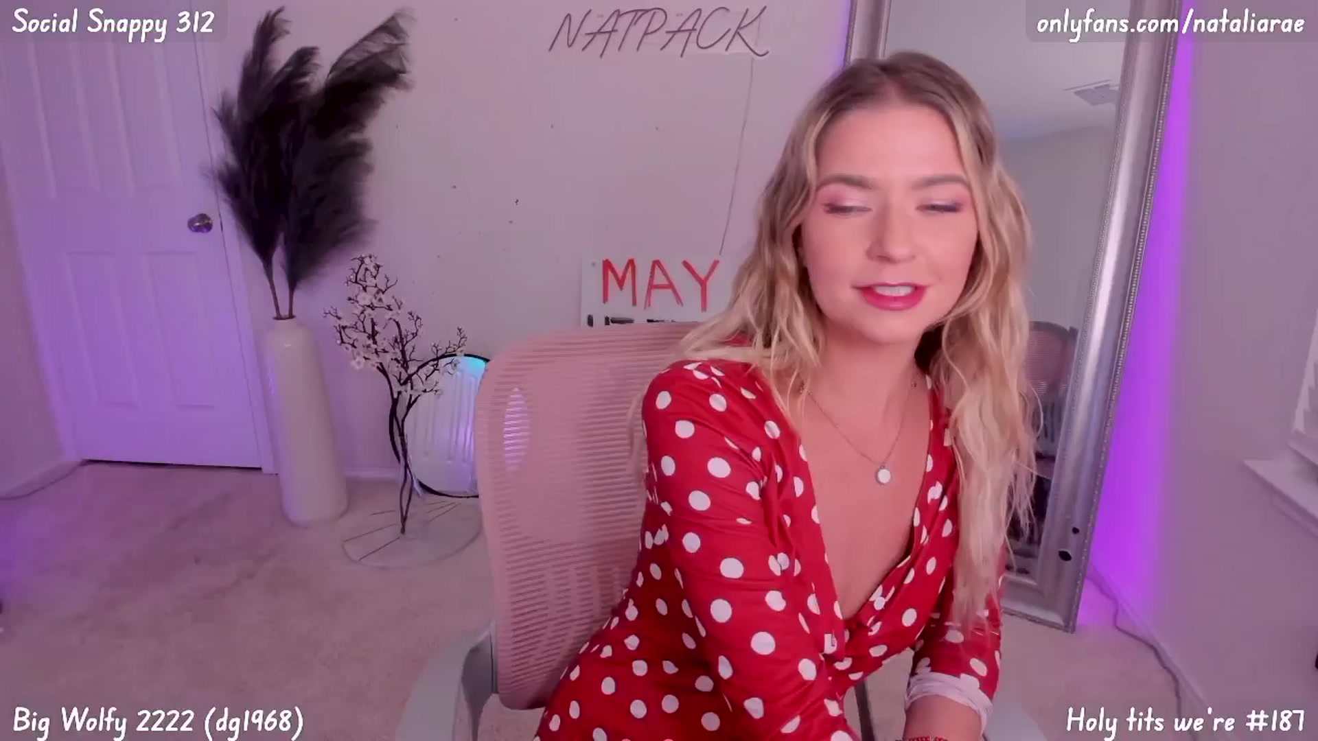 Gallery image thumbnail from Natalia_Rae's myfreecams stream on, 05/19/2025, 03:49 image 7 of 20