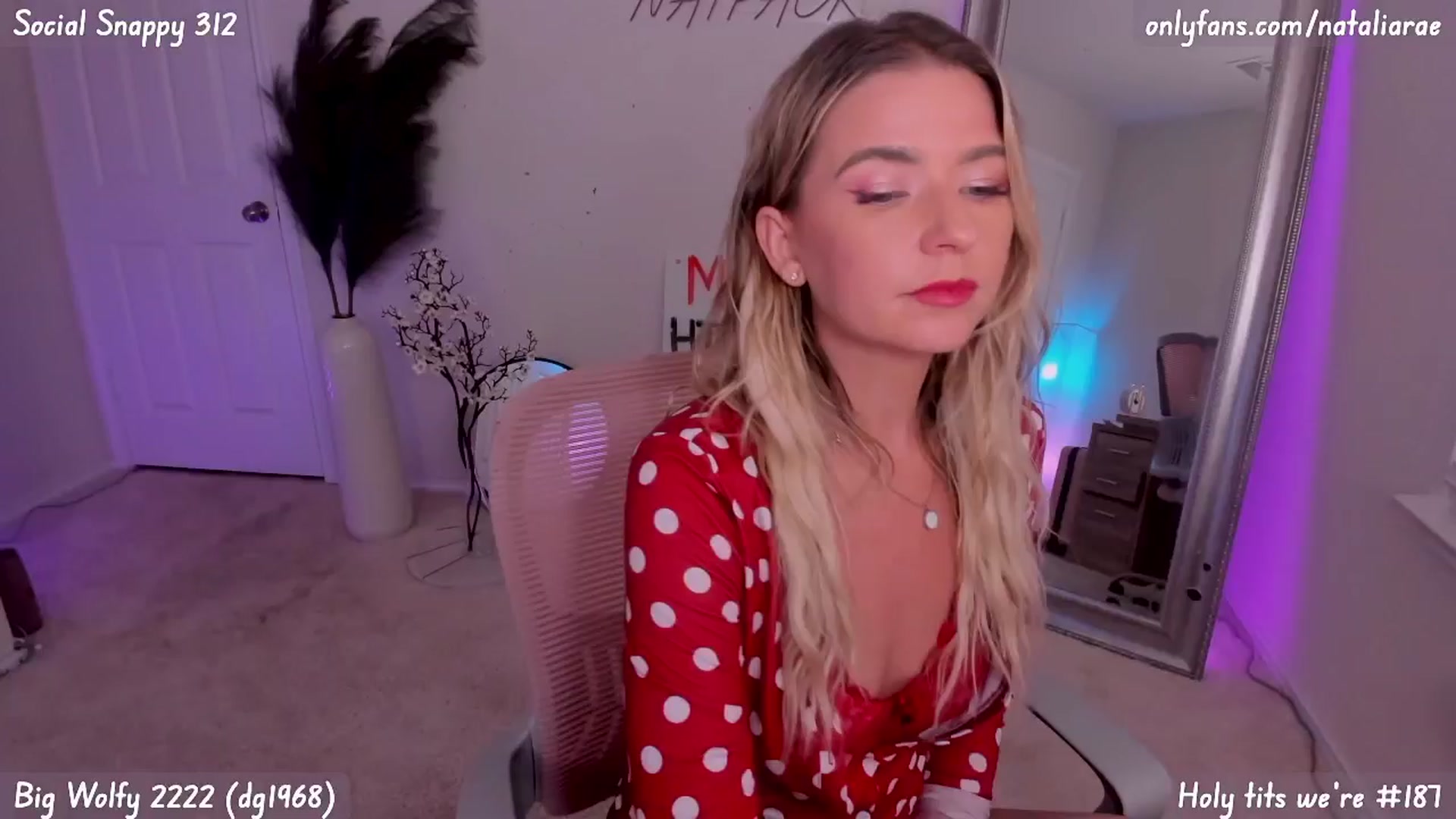 Gallery image thumbnail from Natalia_Rae's myfreecams stream on, 05/19/2025, 03:49 image 12 of 20