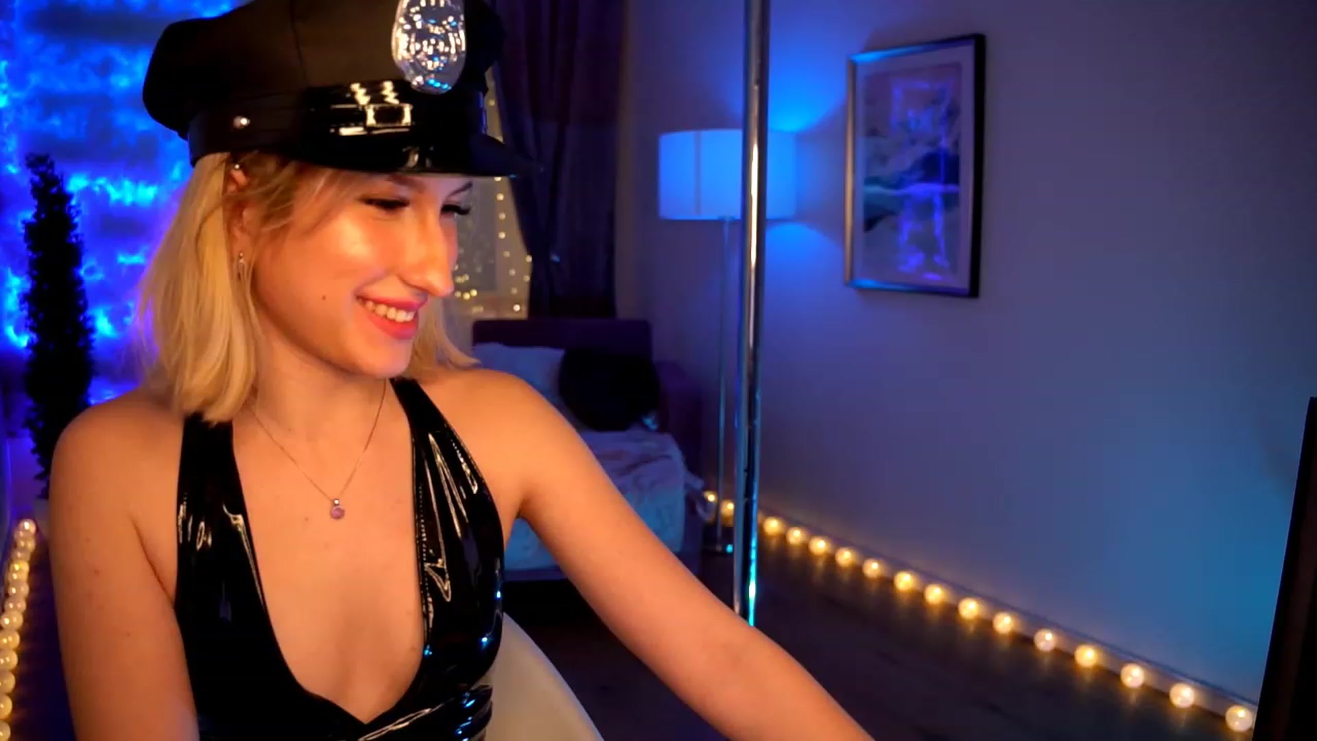 Gallery image thumbnail from Natalialeoe's myfreecams stream on, 04/17/2023, 21:52 image 19 of 20