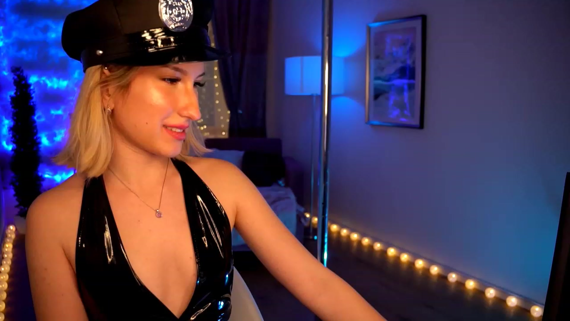 Gallery image thumbnail from Natalialeoe's myfreecams stream on, 04/17/2023, 21:52 image 14 of 20
