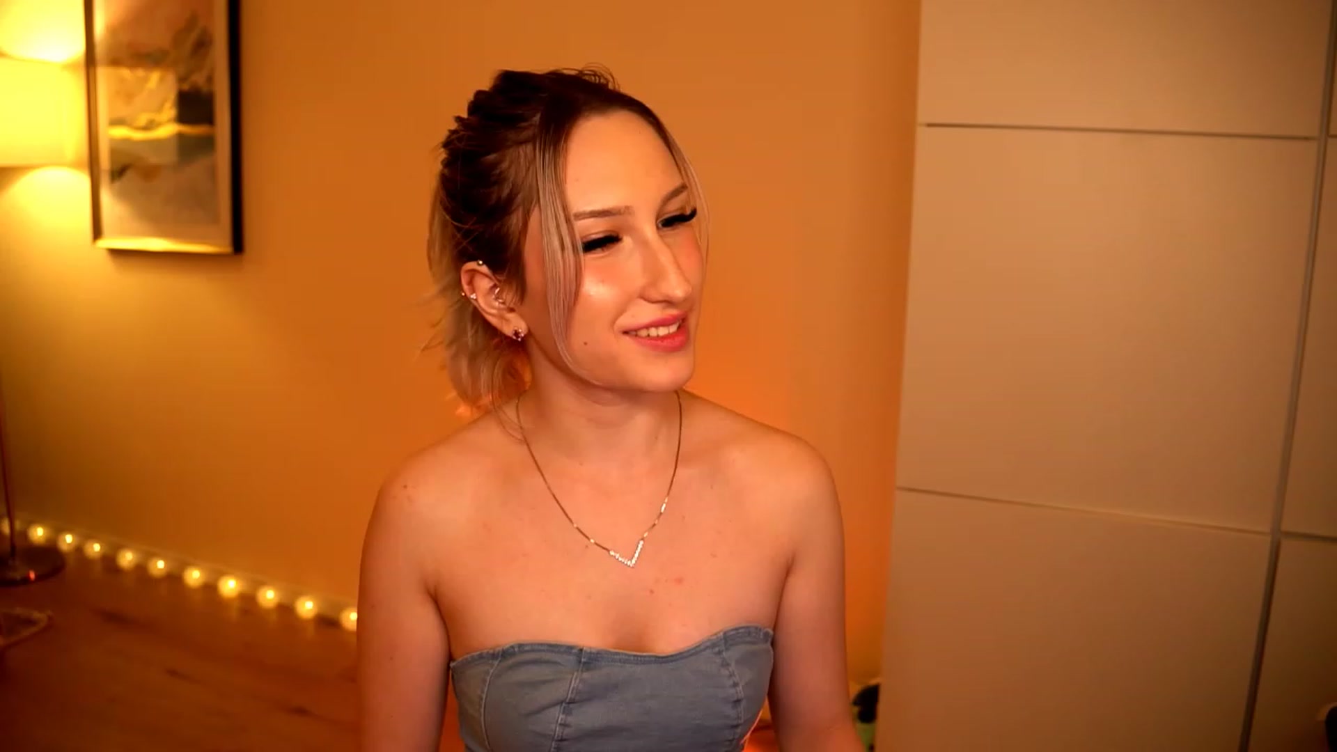 Gallery image thumbnail from Natalialeoe's myfreecams stream on, 06/03/2023, 23:38 image 15 of 20