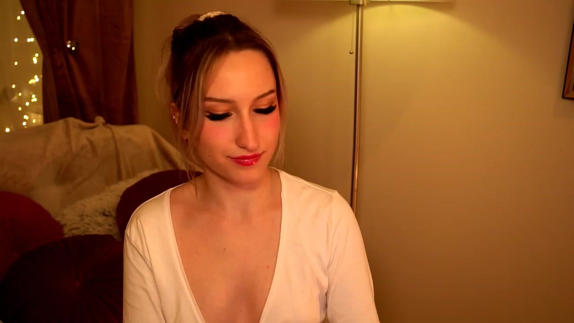 Gallery image thumbnail from Natalialeoe's myfreecams stream on, 06/05/2023, 04:44 image 1 of 20