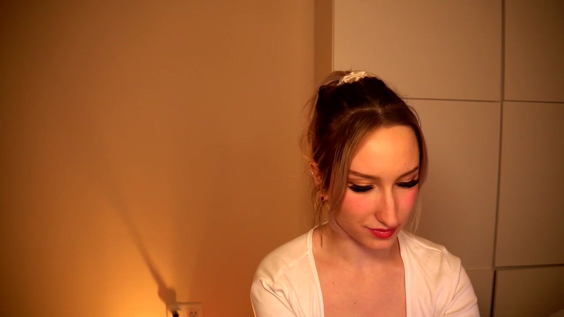 Gallery image thumbnail from Natalialeoe's myfreecams stream on, 06/05/2023, 04:44 image 19 of 20