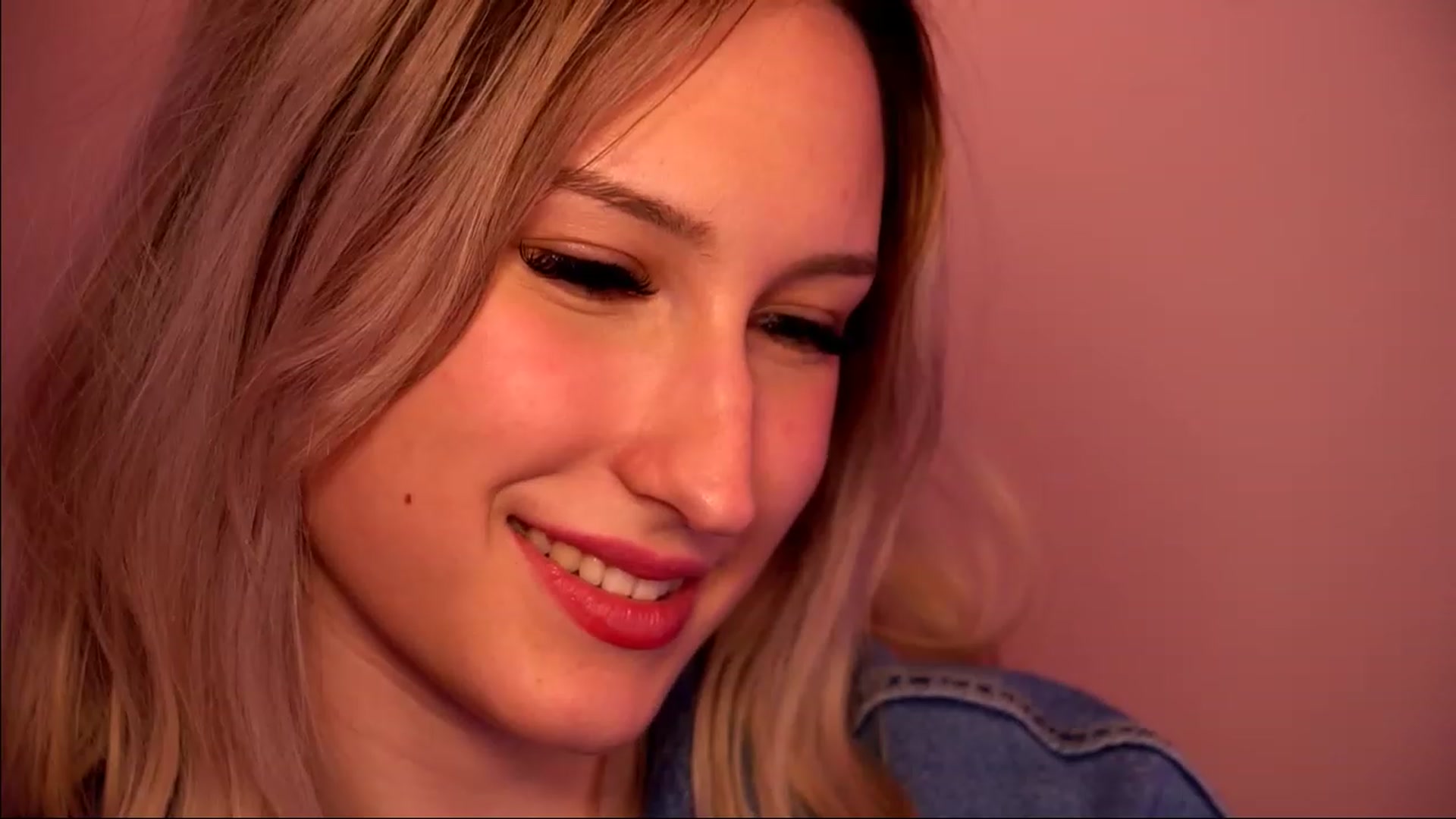 Gallery image thumbnail from Natalialeoe's myfreecams stream on, 06/13/2023, 07:23 image 7 of 20