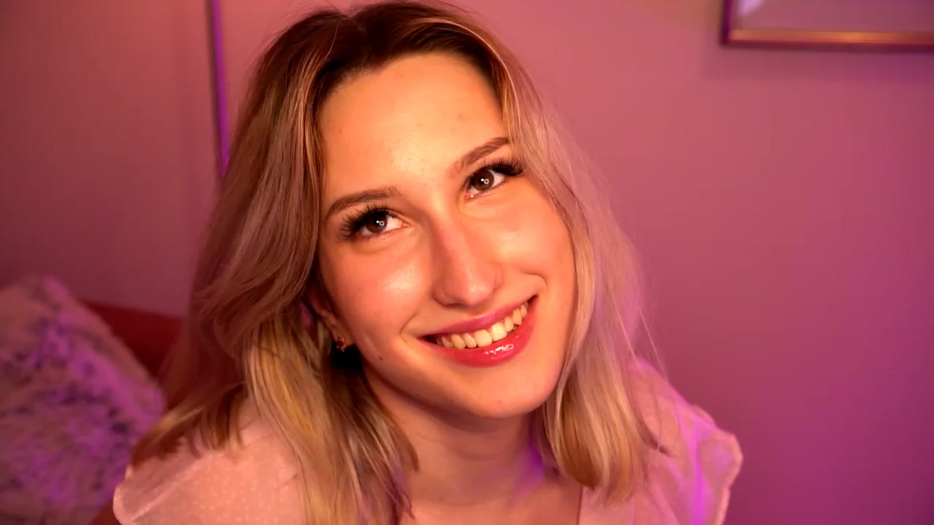 Gallery image thumbnail from Natalialeoe's myfreecams stream on, 06/18/2023, 20:28 image 13 of 20