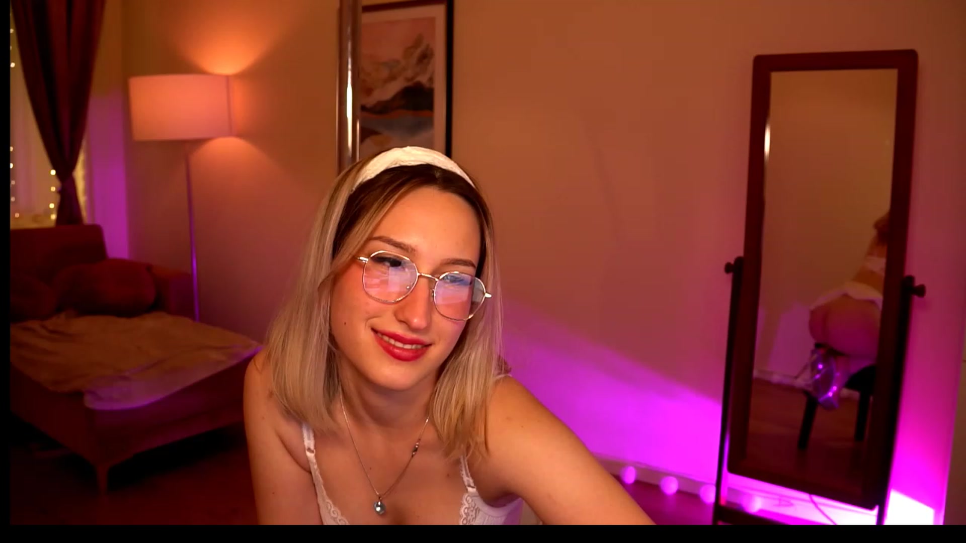 Gallery image thumbnail from Natalialeoe's myfreecams stream on, 06/20/2023, 21:58 image 19 of 20
