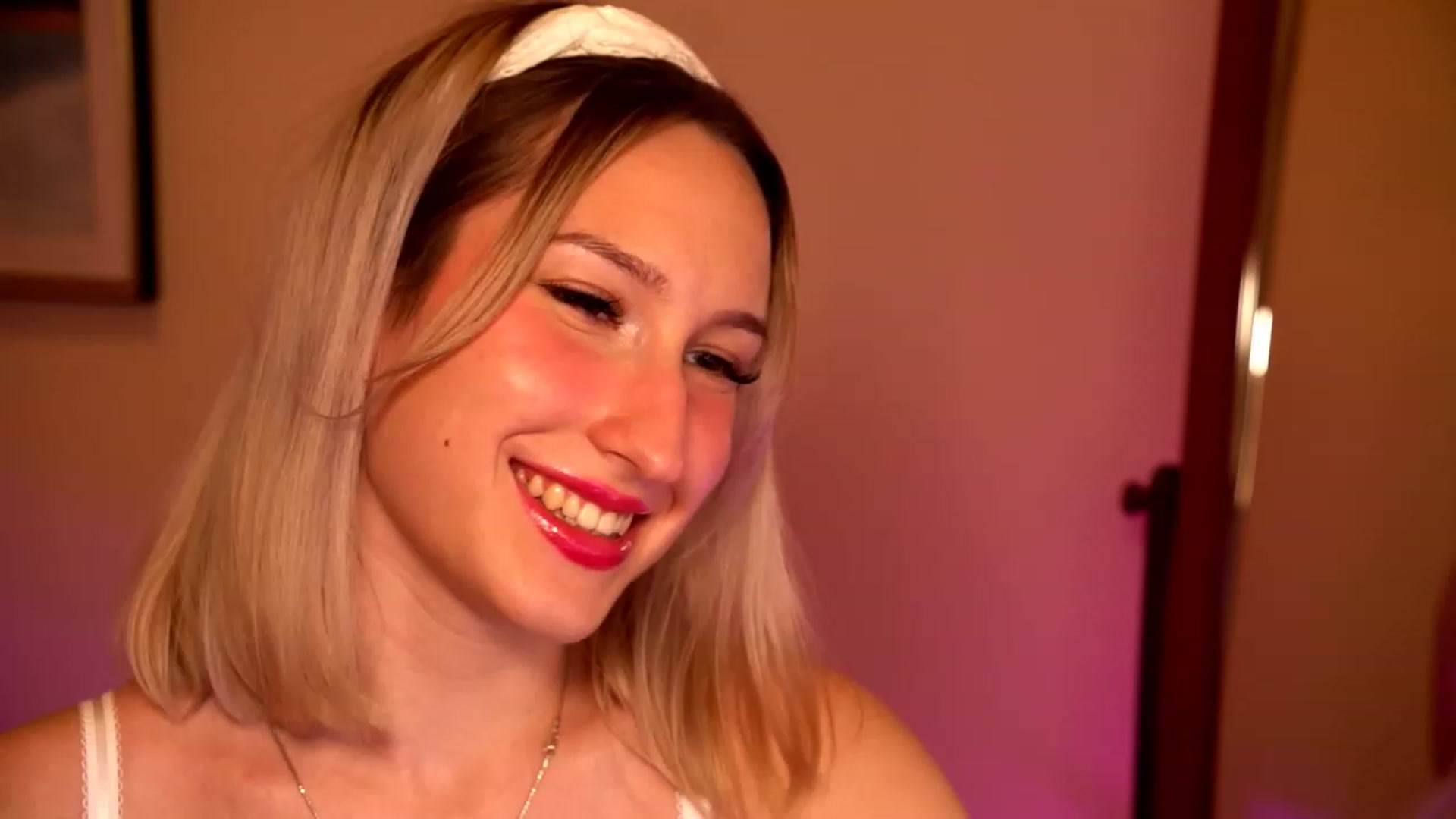 Gallery image thumbnail from Natalialeoe's myfreecams stream on, 06/20/2023, 21:58 image 2 of 20