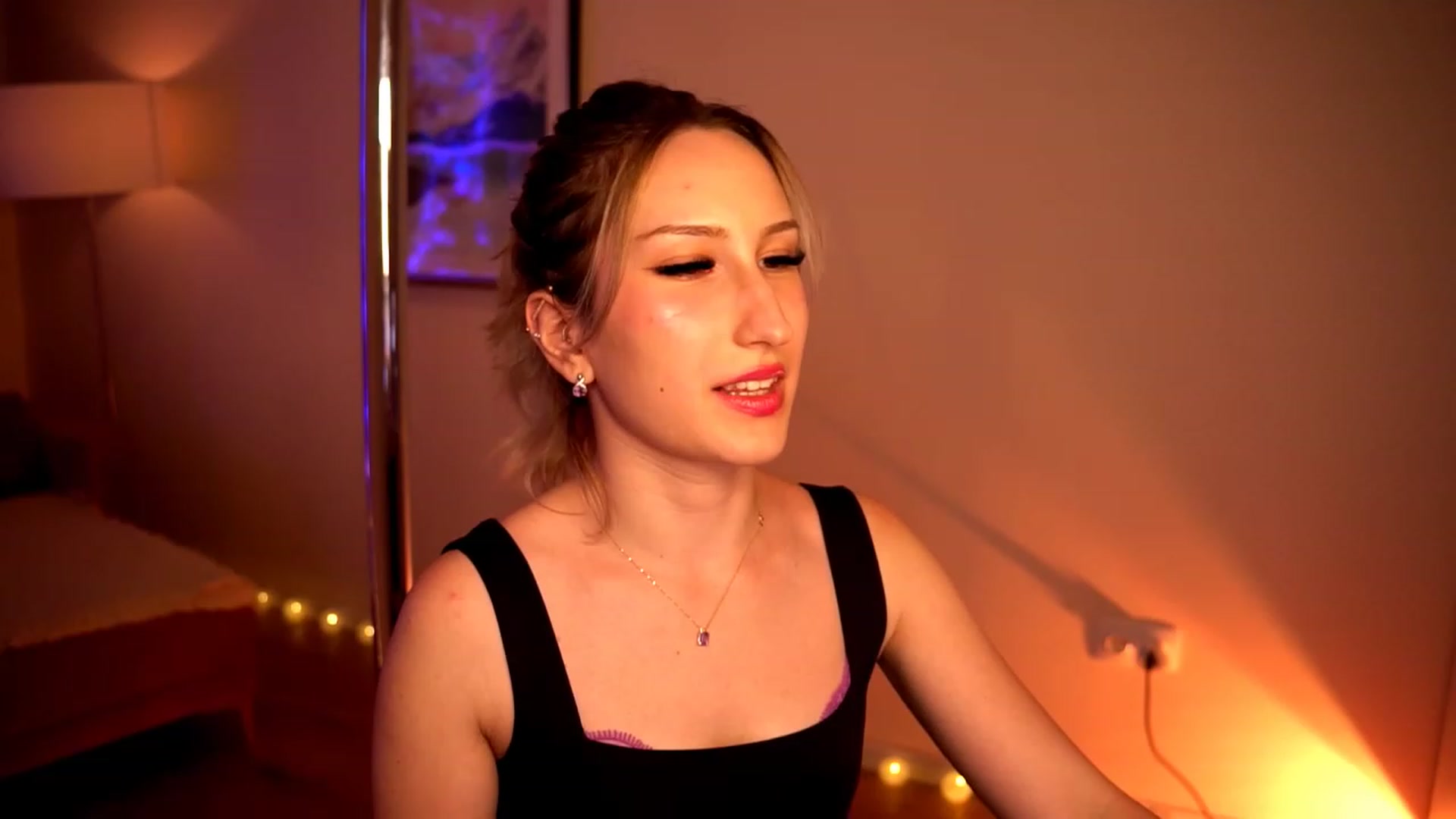 Gallery image thumbnail from Natalialeoe's myfreecams stream on, 07/07/2023, 19:02 image 3 of 20
