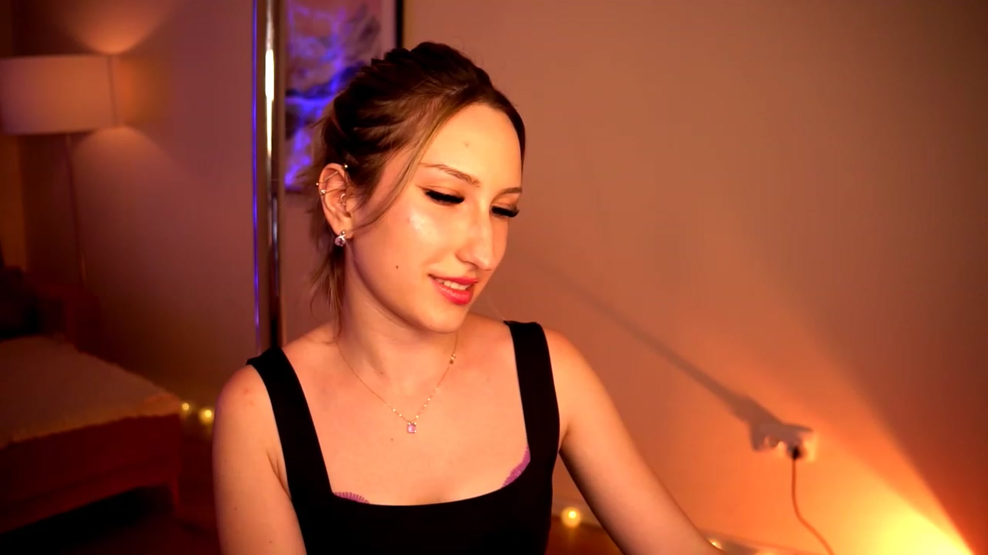 Gallery image thumbnail from Natalialeoe's myfreecams stream on, 07/07/2023, 19:02 image 10 of 20