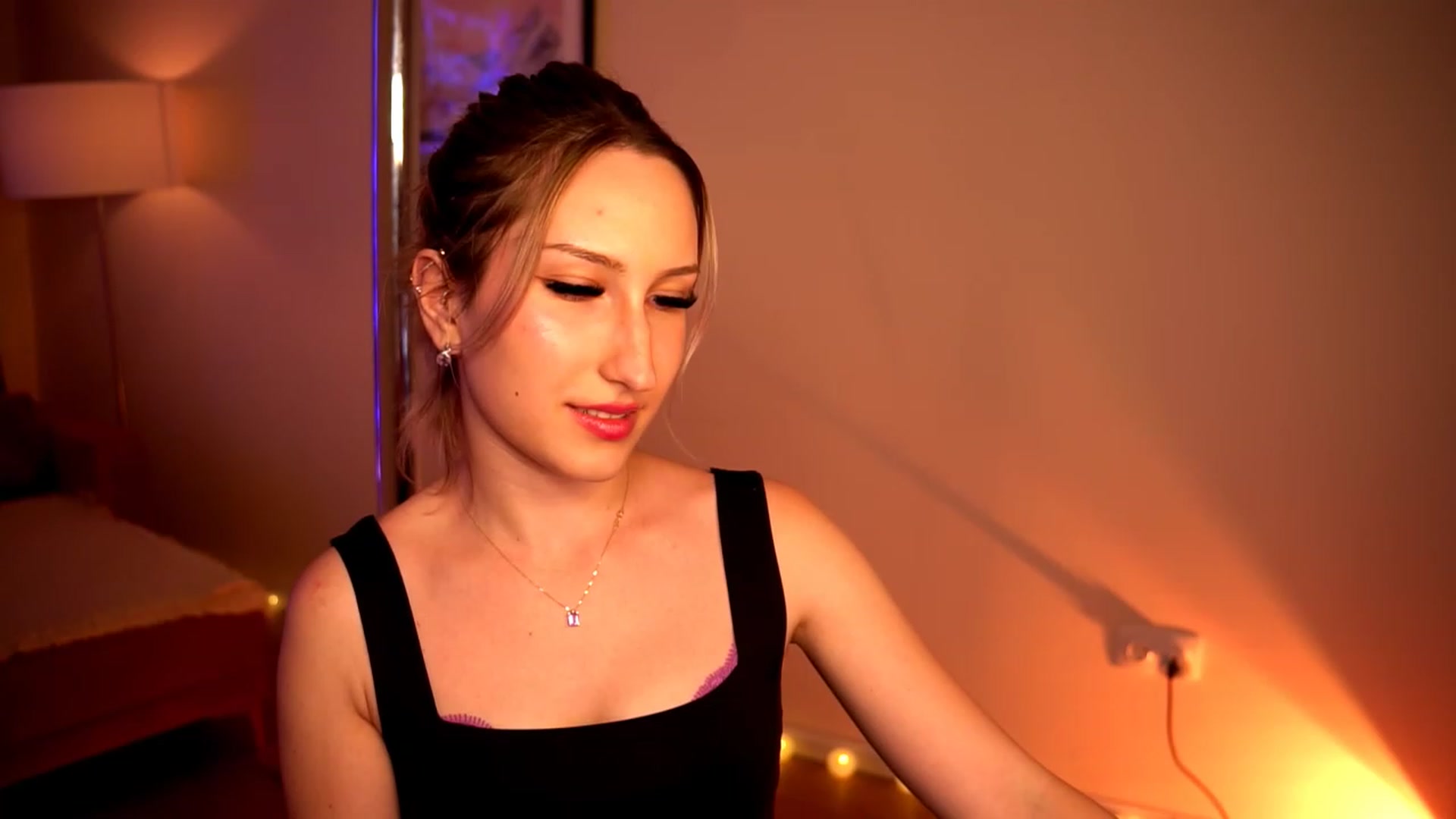 Gallery image thumbnail from Natalialeoe's myfreecams stream on, 07/07/2023, 19:02 image 11 of 20
