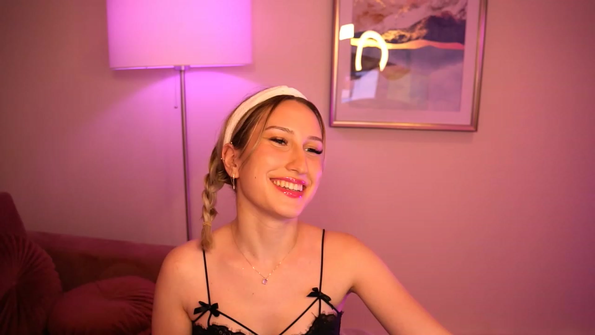 Gallery image thumbnail from Natalialeoe's myfreecams stream on, 07/18/2023, 24:48 image 1 of 20