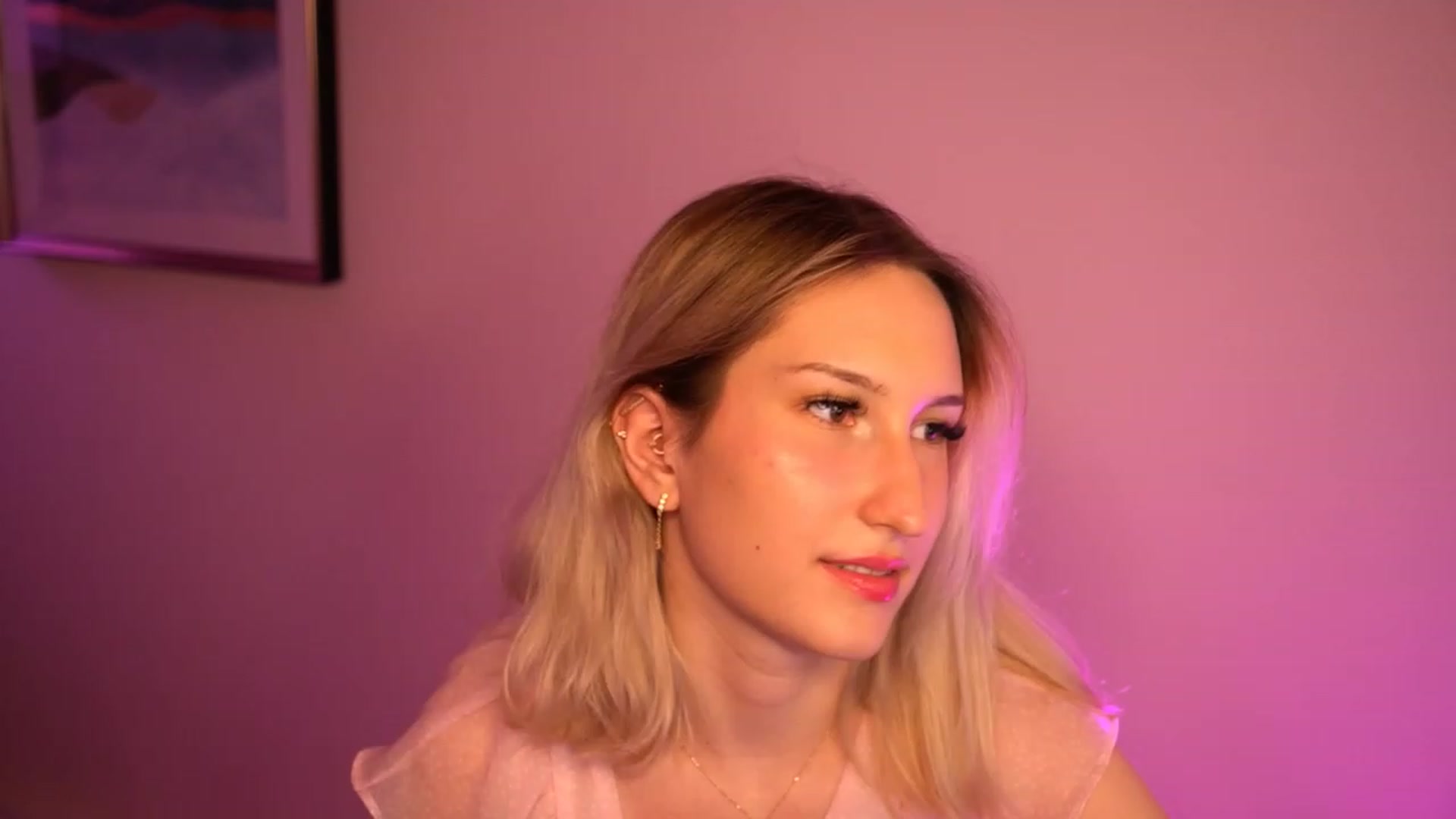 Gallery image thumbnail from Natalialeoe's myfreecams stream on, 07/19/2023, 24:04 image 3 of 20