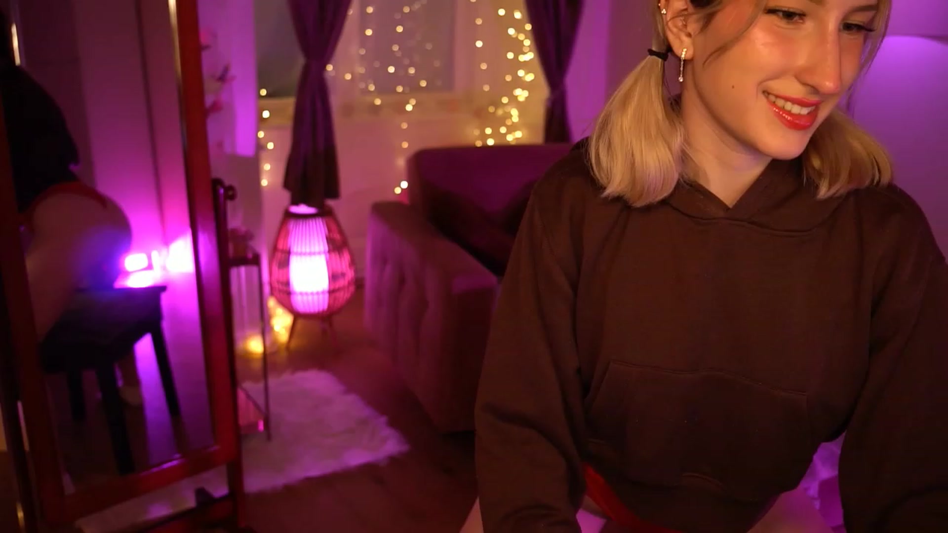 Gallery image thumbnail from Natalialeoe's myfreecams stream on, 07/22/2023, 24:03 image 9 of 20
