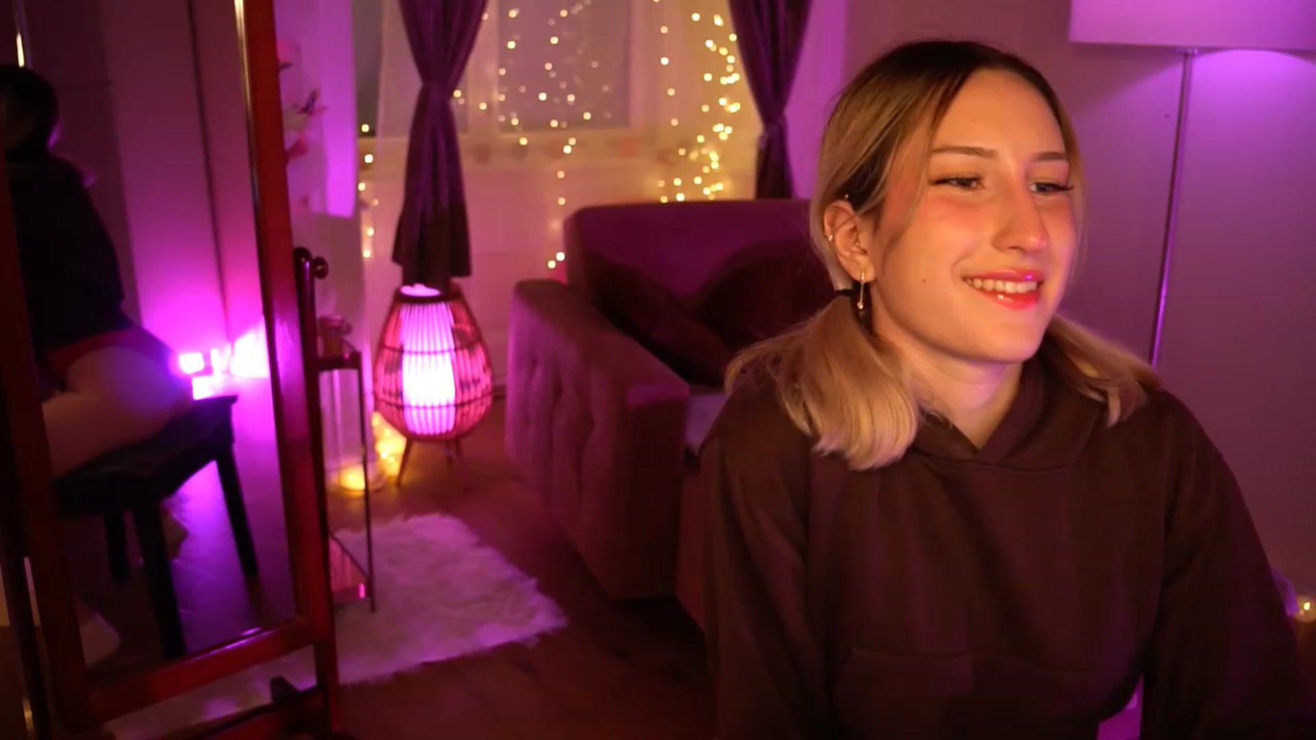 Gallery image thumbnail from Natalialeoe's myfreecams stream on, 07/22/2023, 24:03 image 6 of 20