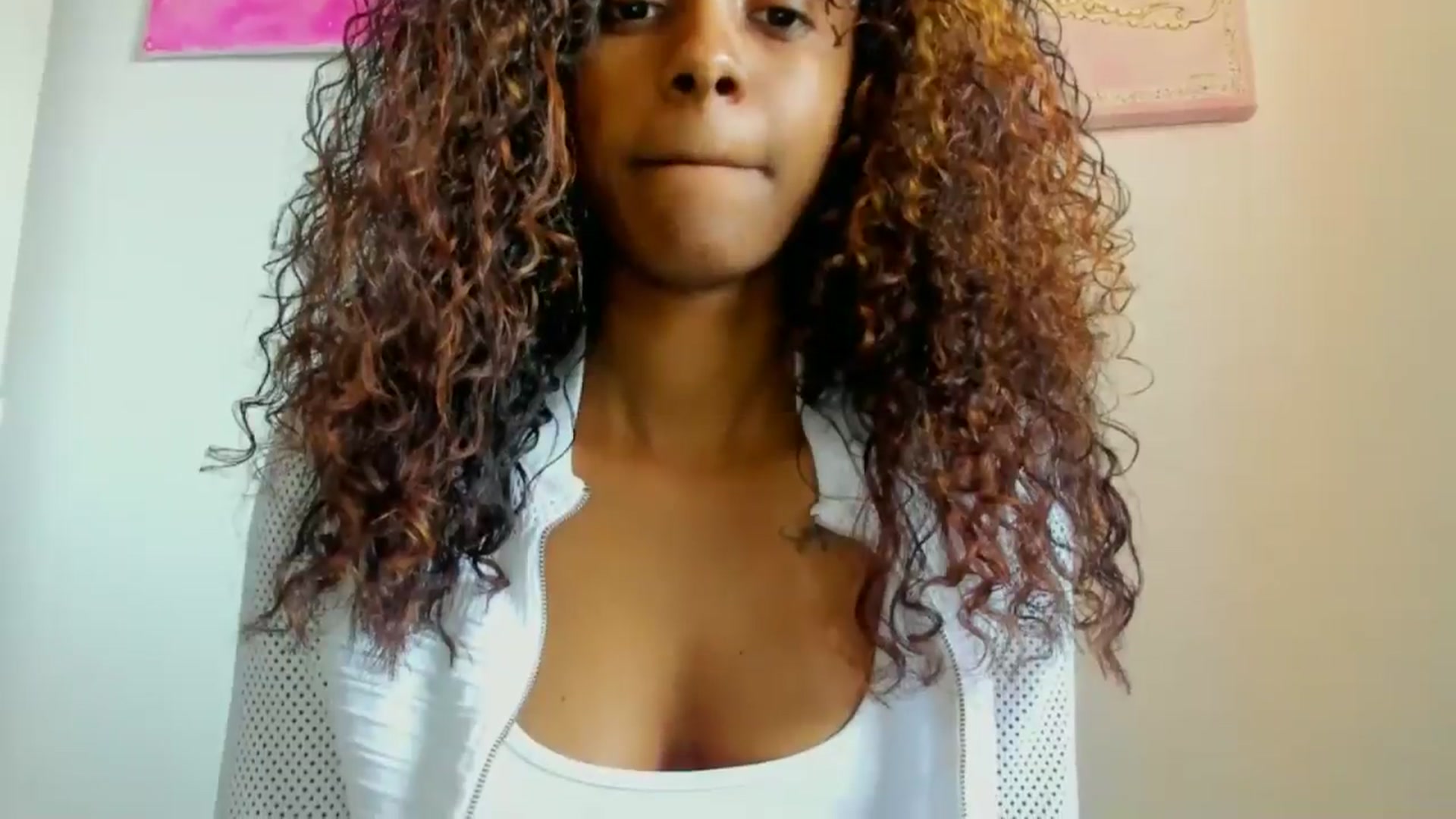 Gallery image thumbnail from Nataliareyes_'s myfreecams stream on, 05/30/2024, 22:20 image 11 of 20