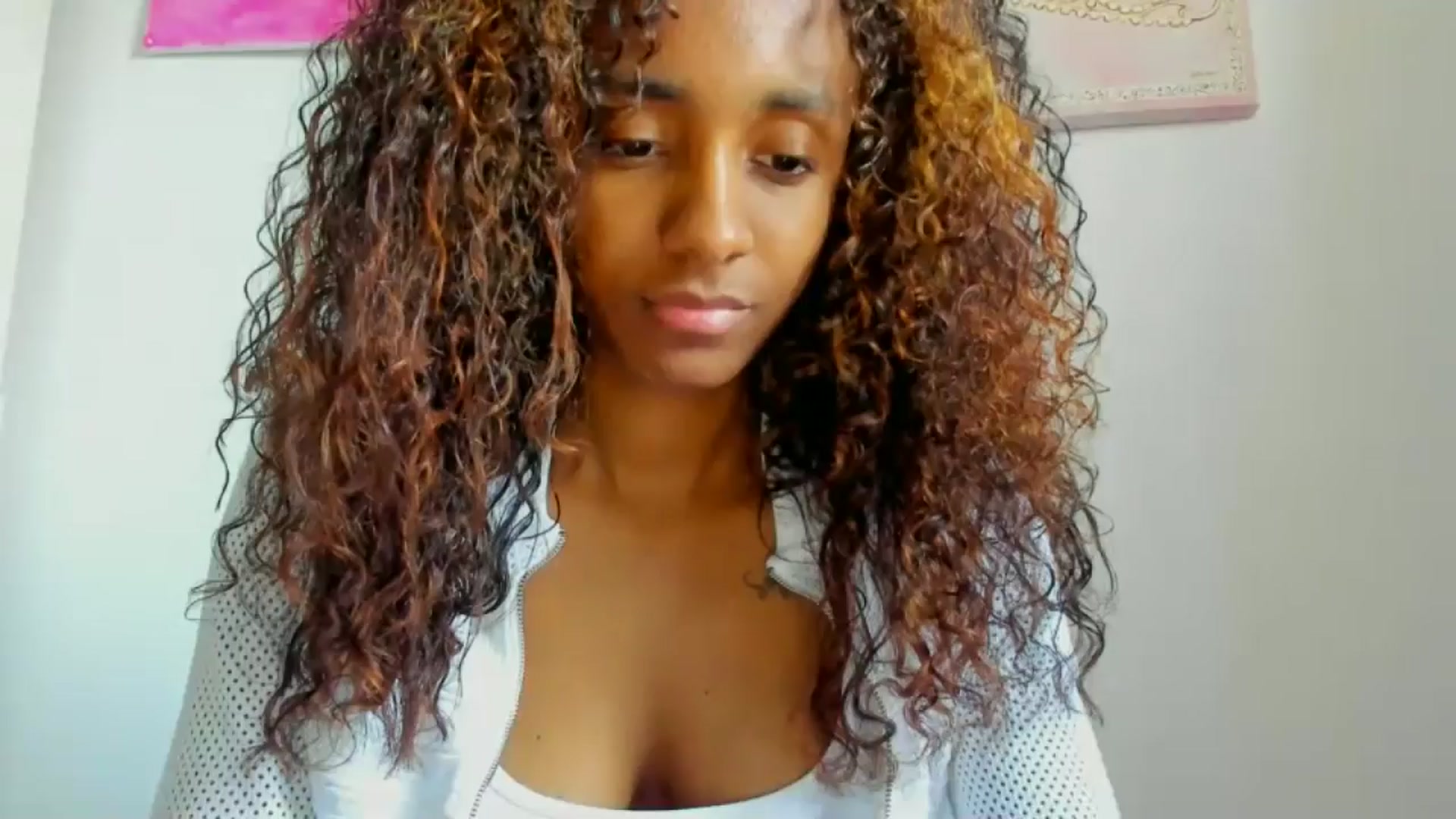 Gallery image thumbnail from Nataliareyes_'s myfreecams stream on, 05/30/2024, 22:20 image 2 of 20