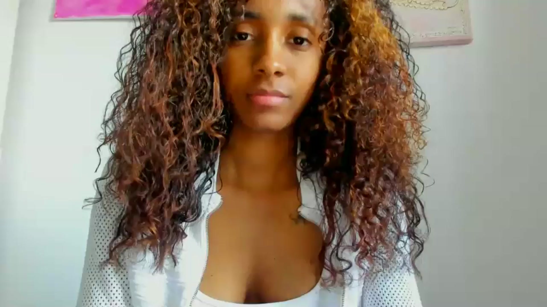 Gallery image thumbnail from Nataliareyes_'s myfreecams stream on, 05/30/2024, 22:20 image 3 of 20