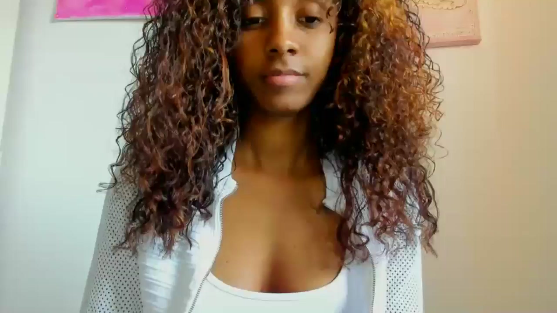 Gallery image thumbnail from Nataliareyes_'s myfreecams stream on, 05/30/2024, 22:20 image 13 of 20