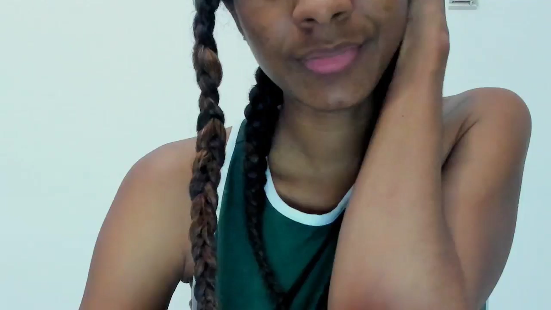Gallery image thumbnail from Nataliareyes_'s myfreecams stream on, 12/11/2024, 05:02 image 13 of 20