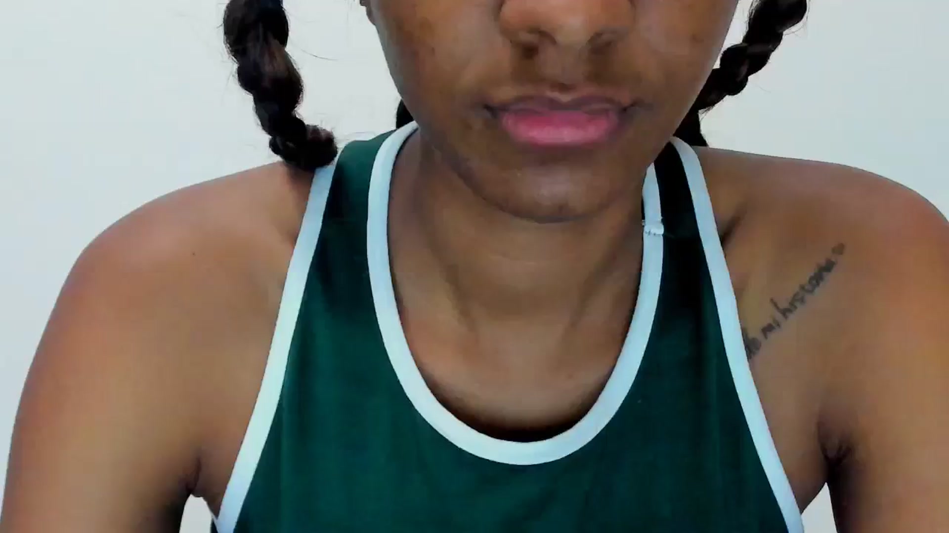 Gallery image thumbnail from Nataliareyes_'s myfreecams stream on, 12/11/2024, 05:02 image 6 of 20