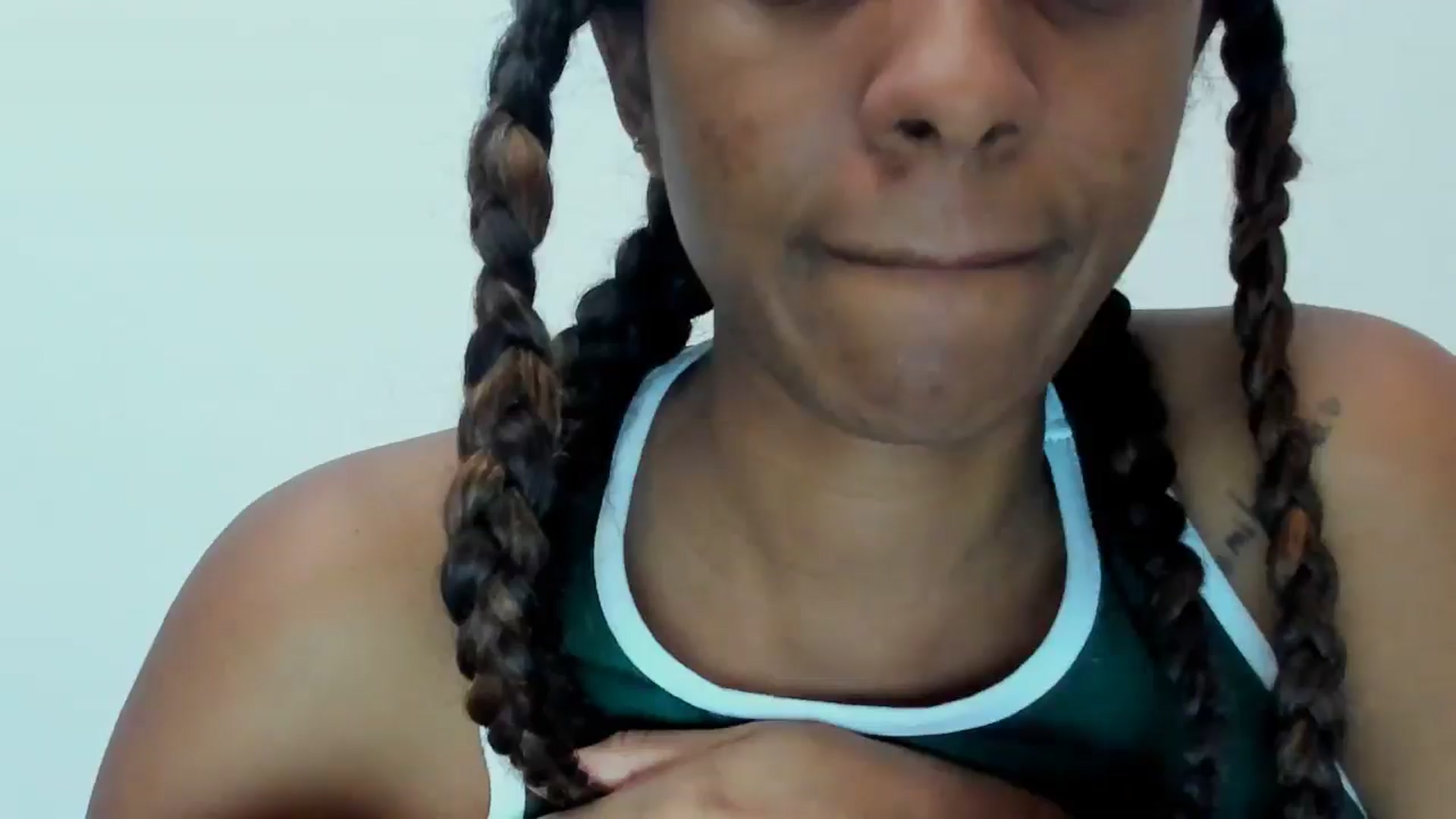 Gallery image thumbnail from Nataliareyes_'s myfreecams stream on, 12/11/2024, 05:02 image 17 of 20