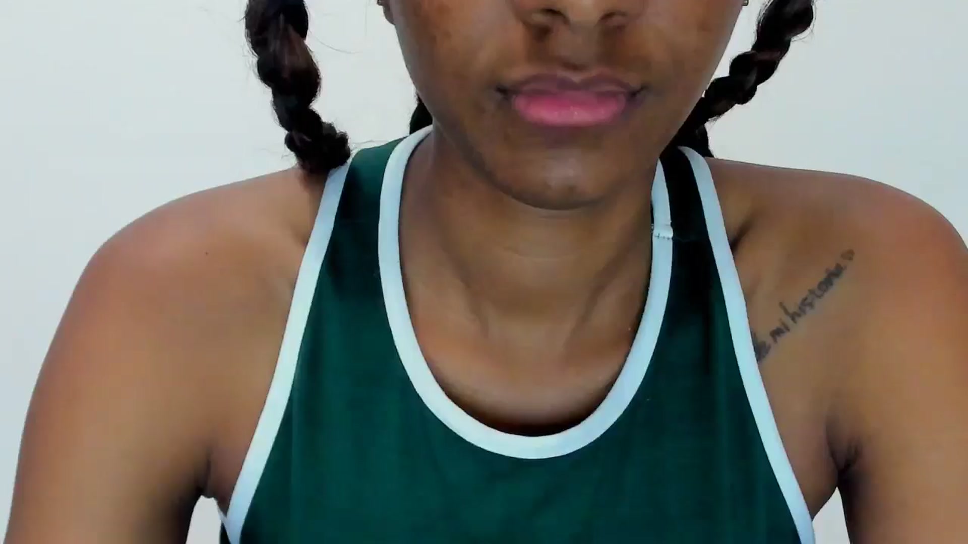 Gallery image thumbnail from Nataliareyes_'s myfreecams stream on, 12/11/2024, 05:02 image 5 of 20