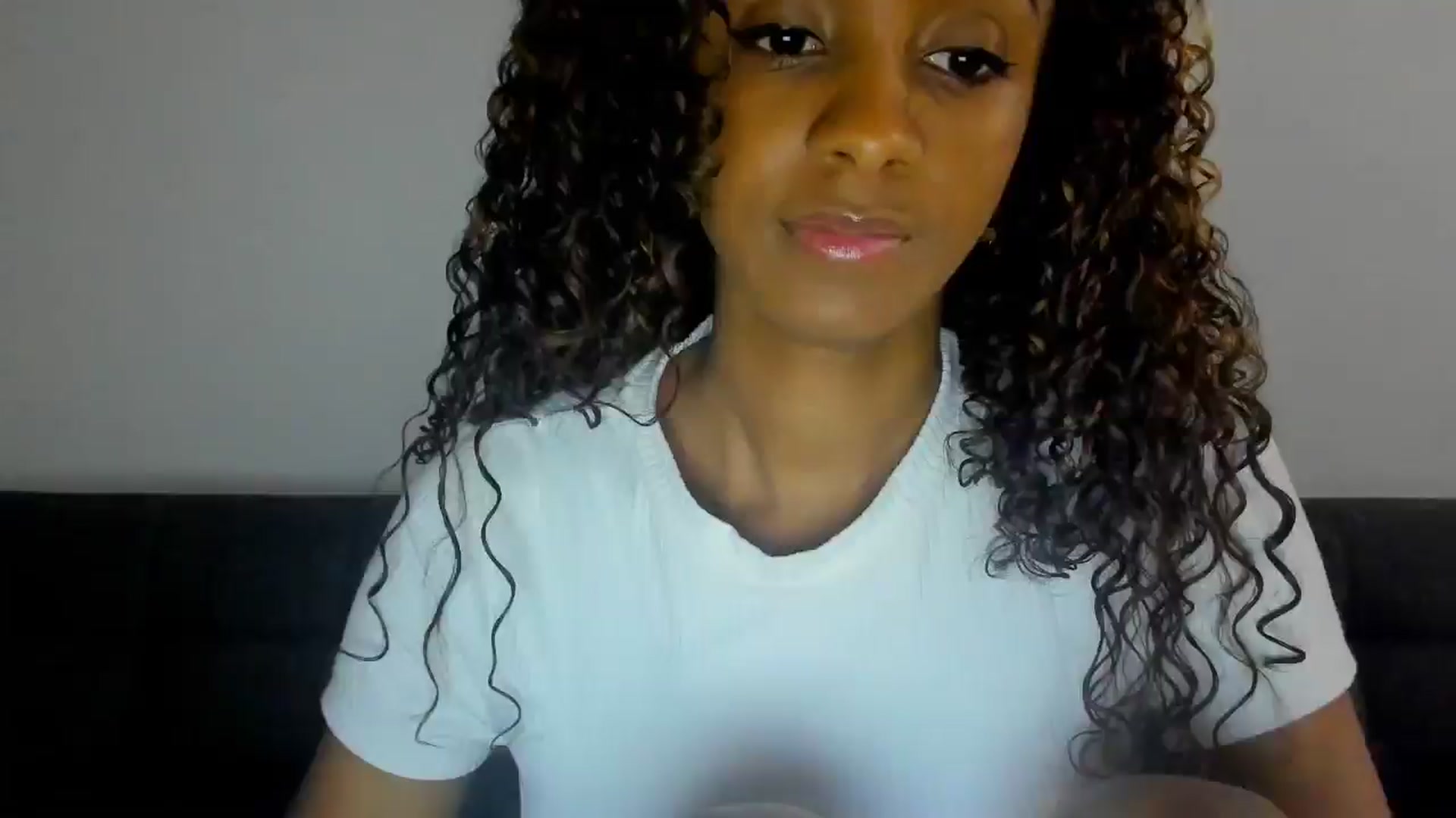 Gallery image thumbnail from Nataliareyes_'s myfreecams stream on, 01/24/2025, 22:24 image 2 of 20