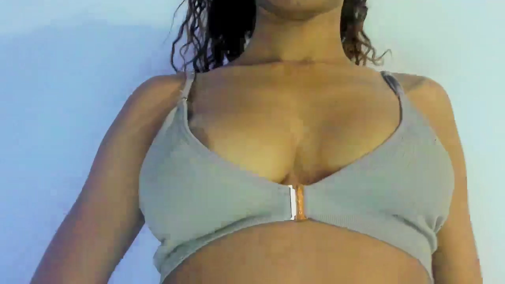 Gallery image thumbnail from Nataliareyes_'s myfreecams stream on, 01/27/2025, 23:44 image 12 of 20
