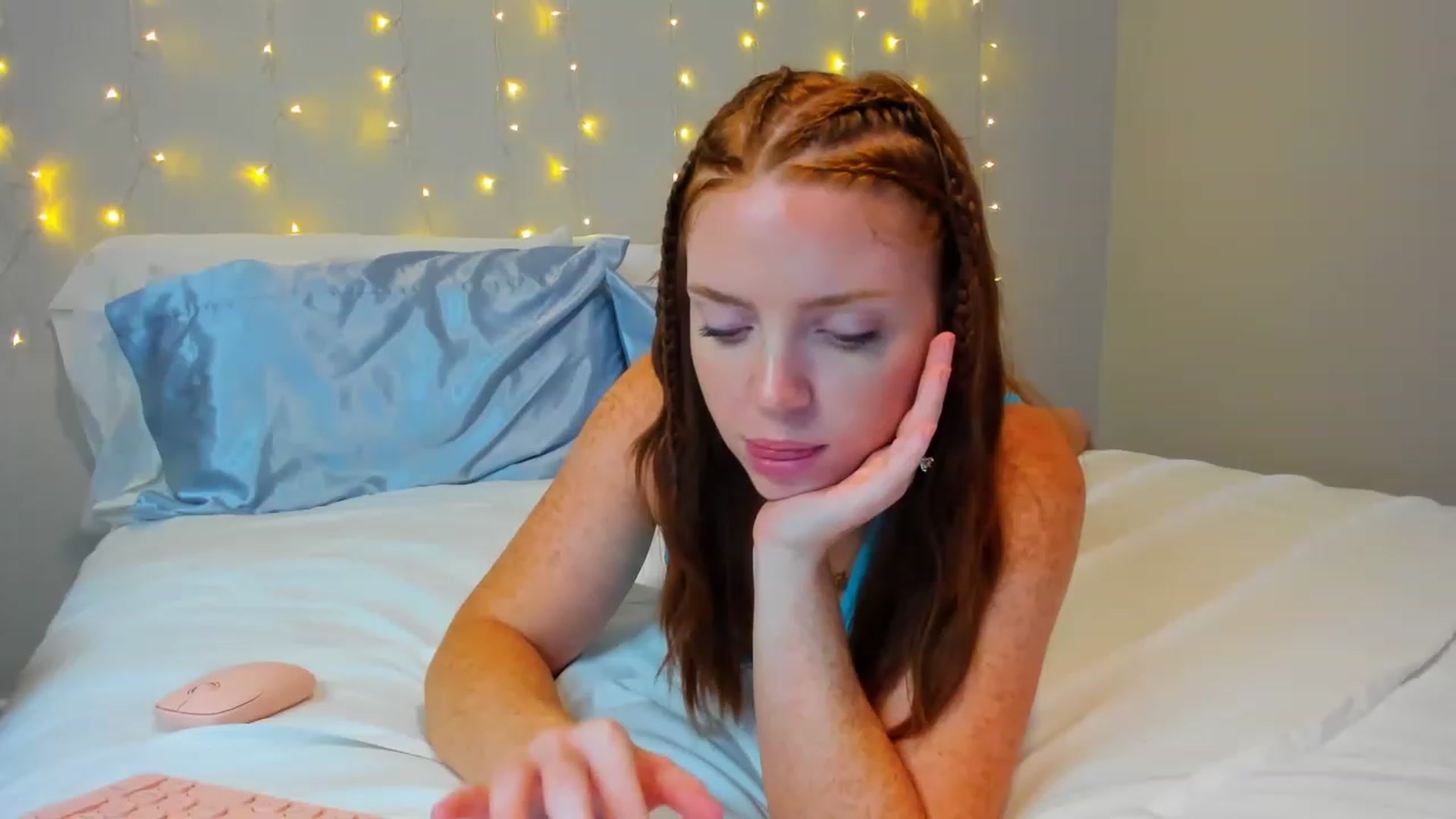 Gallery image thumbnail from NataliasPeach's myfreecams stream on, 07/31/2023, 02:36 image 6 of 20