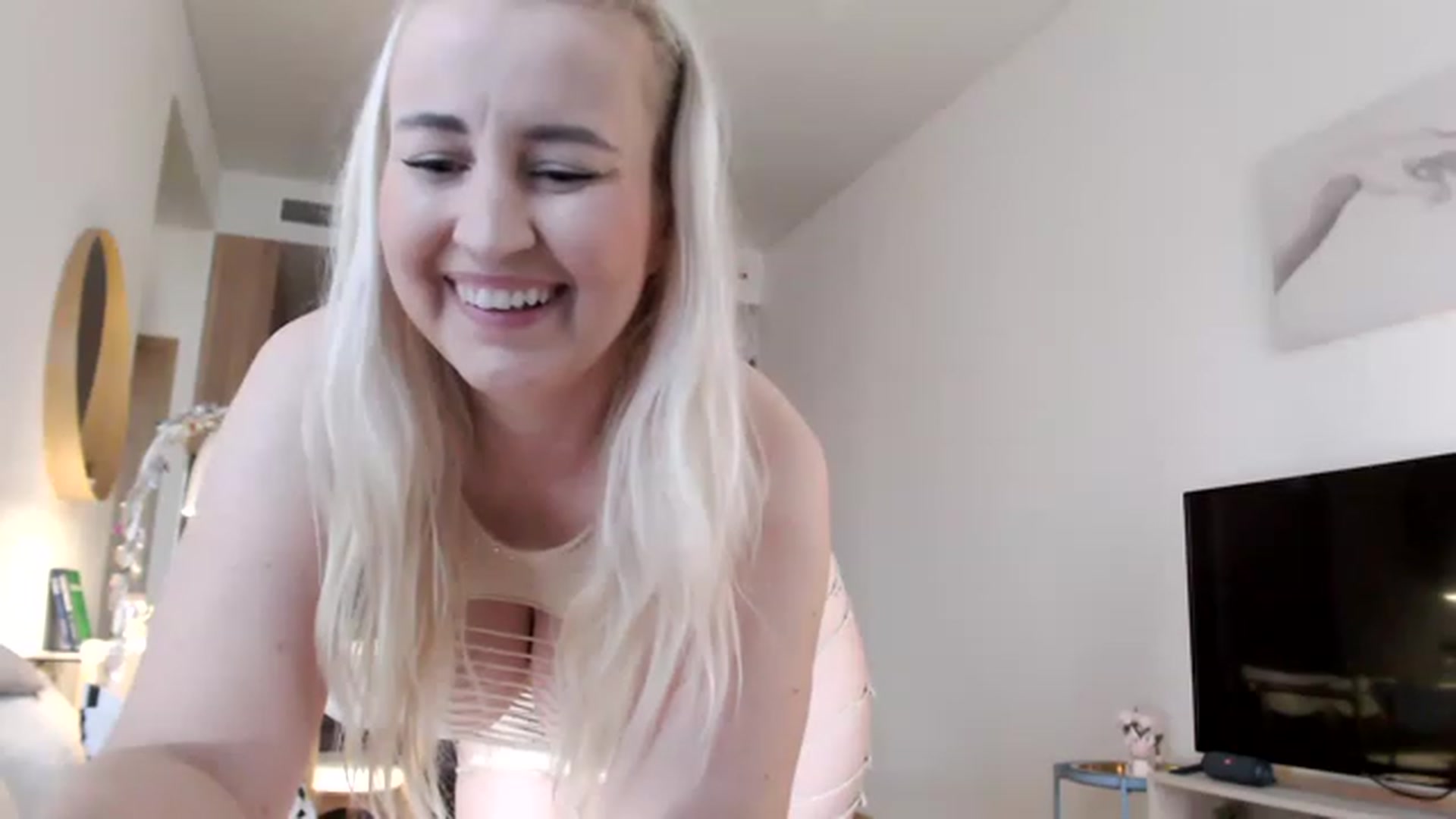 Gallery image thumbnail from NatalieMFC's myfreecams stream on, 12/27/2022, 07:34 image 17 of 20