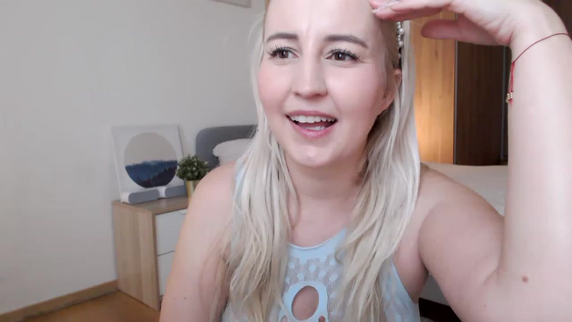 Gallery image thumbnail from NatalieMFC's myfreecams stream on, 03/20/2023, 06:22 image 16 of 20