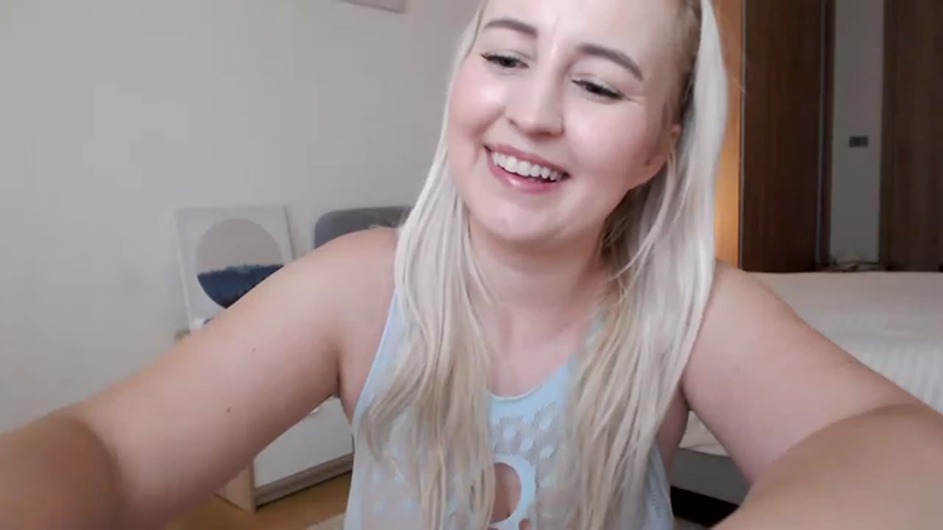 Gallery image thumbnail from NatalieMFC's myfreecams stream on, 03/20/2023, 06:22 image 15 of 20