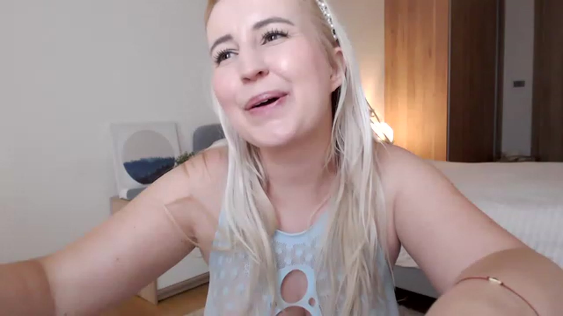 Gallery image thumbnail from NatalieMFC's myfreecams stream on, 03/20/2023, 06:22 image 19 of 20