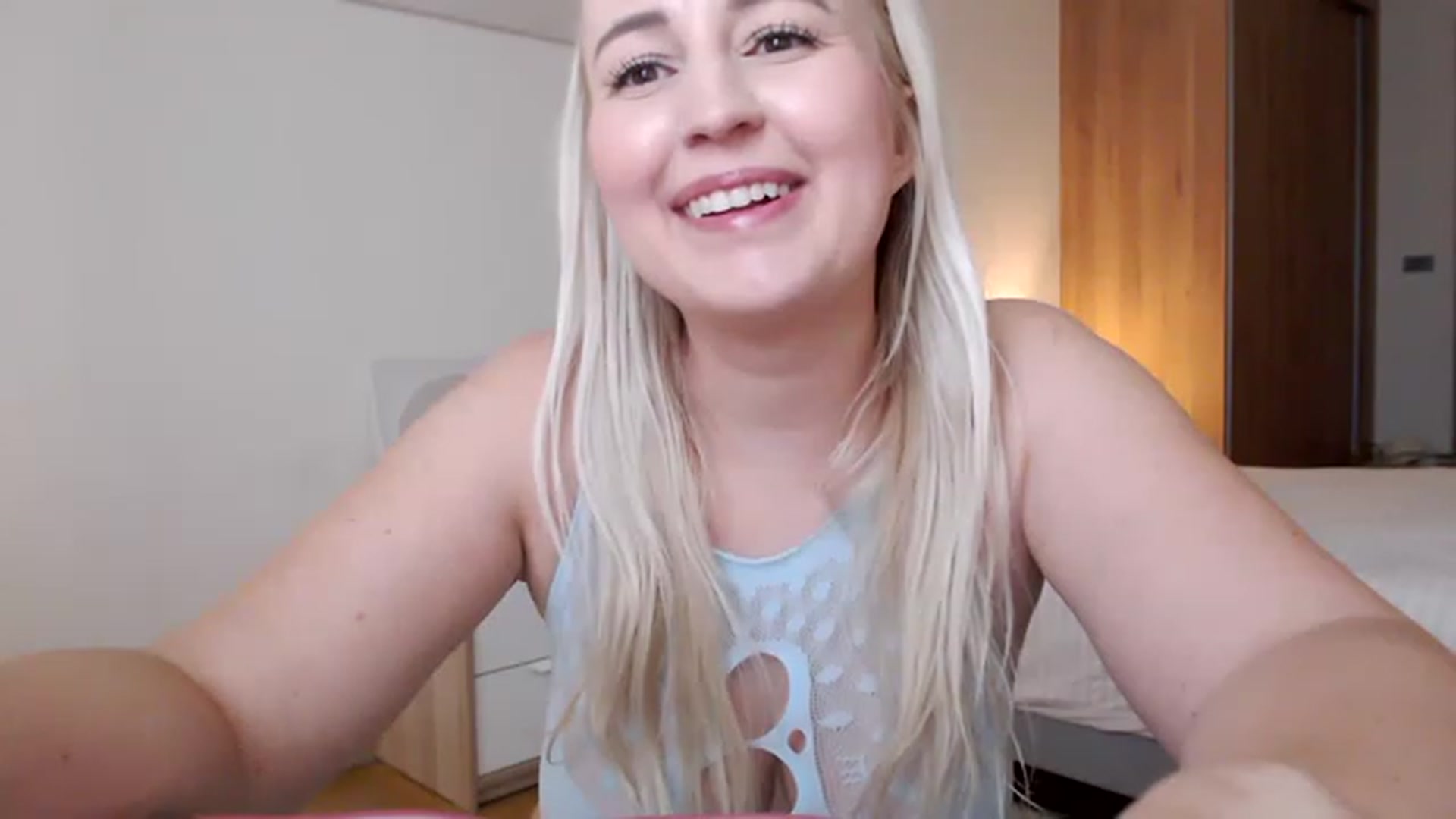 Gallery image thumbnail from NatalieMFC's myfreecams stream on, 03/20/2023, 06:22 image 12 of 20