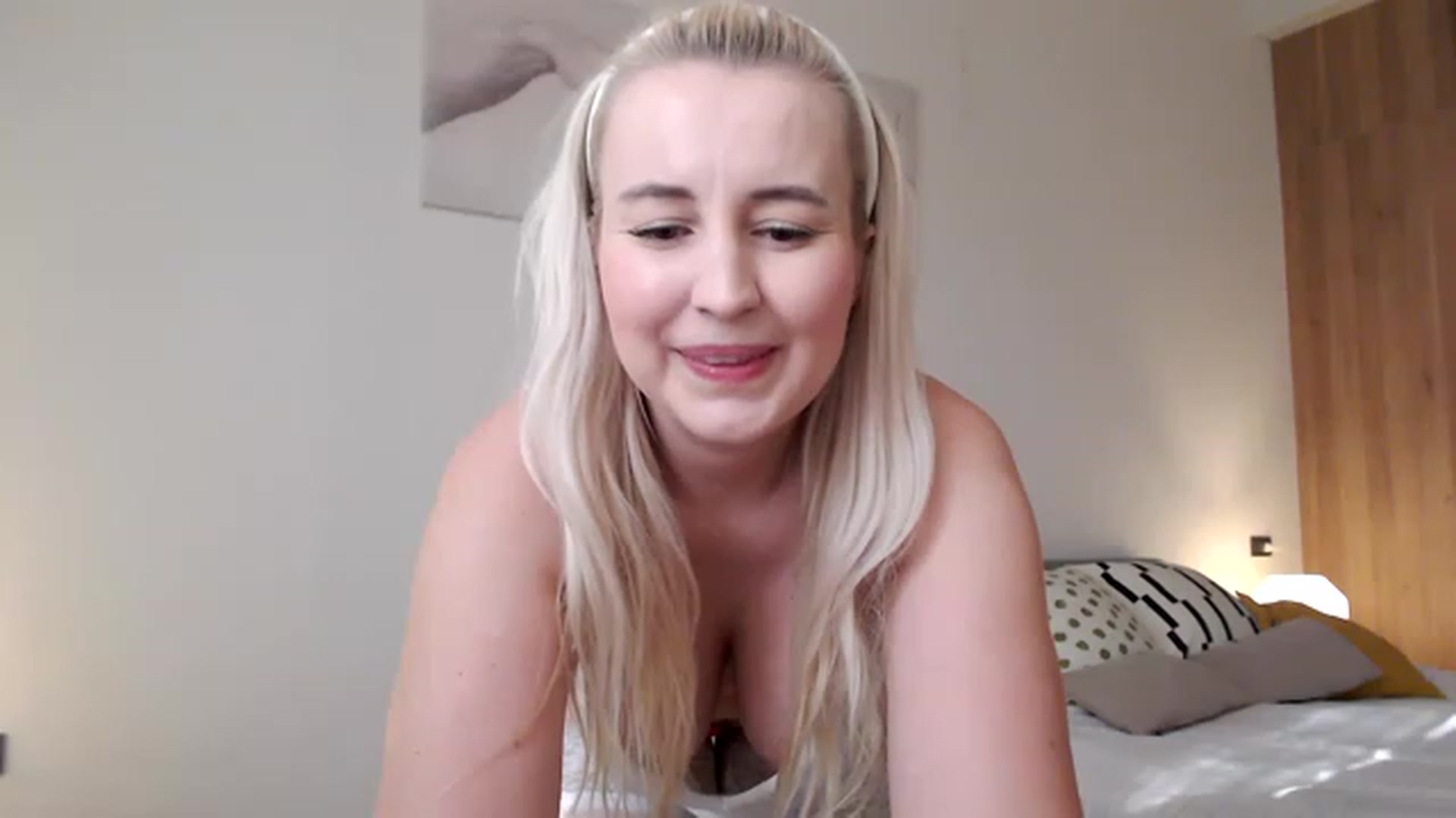 Gallery image thumbnail from NatalieMFC's myfreecams stream on, 04/15/2023, 09:42 image 17 of 20