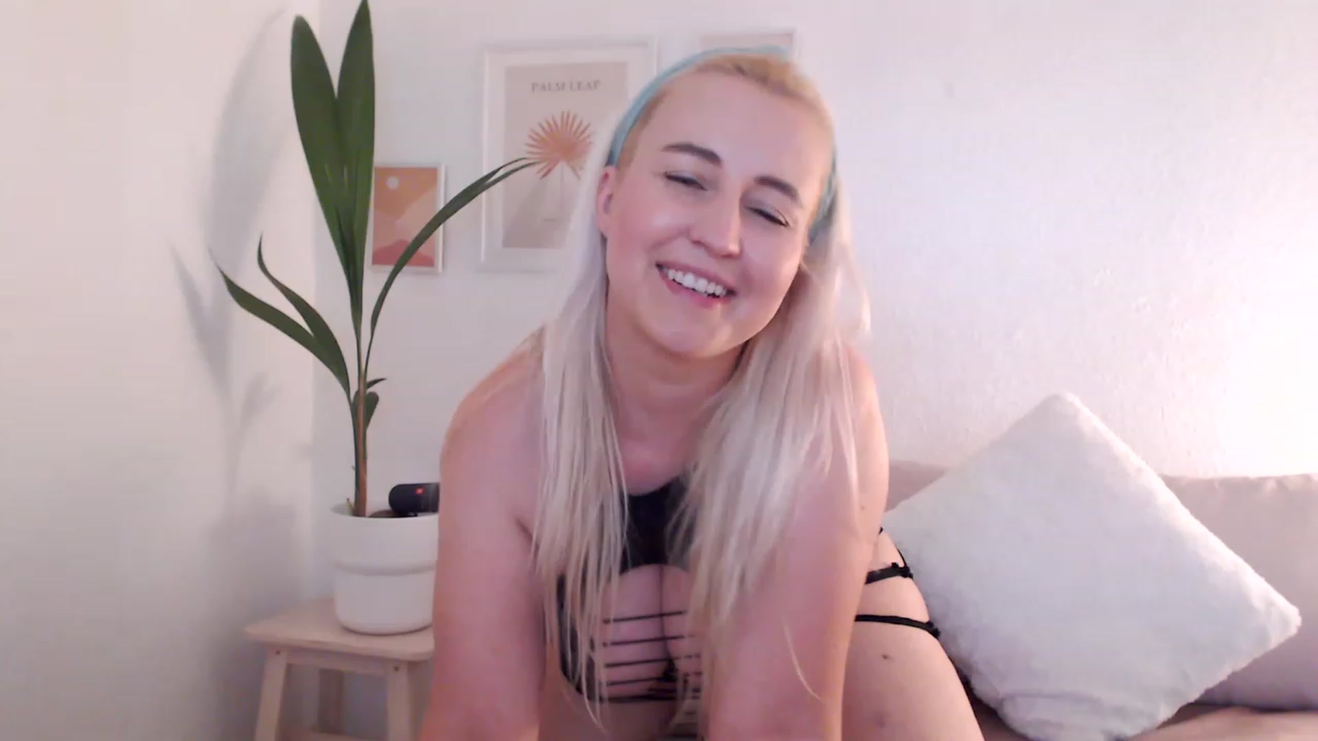 Gallery image thumbnail from NatalieMFC's myfreecams stream on, 07/04/2023, 11:32 image 10 of 20