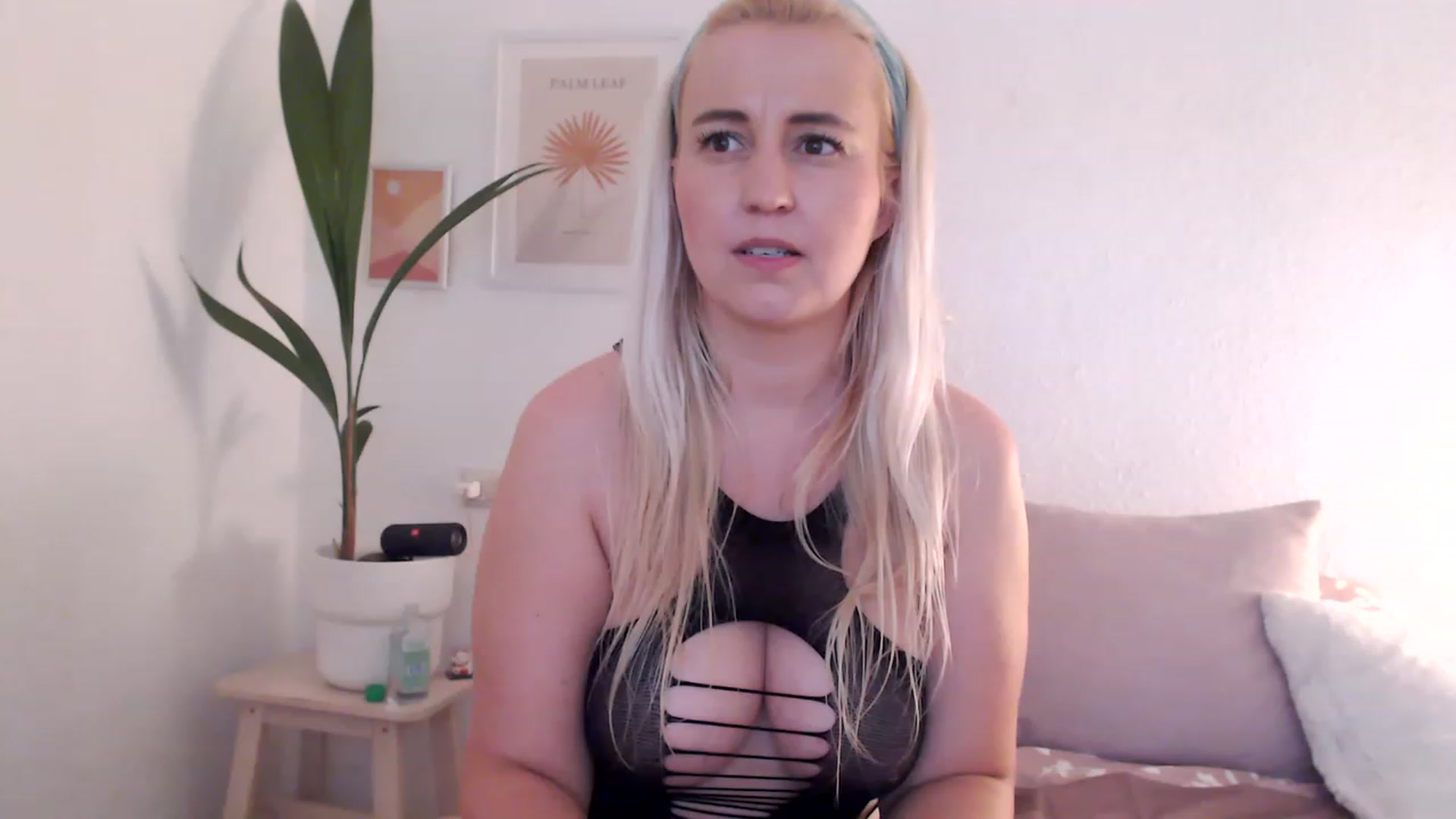 Gallery image thumbnail from NatalieMFC's myfreecams stream on, 07/04/2023, 13:05 image 14 of 20