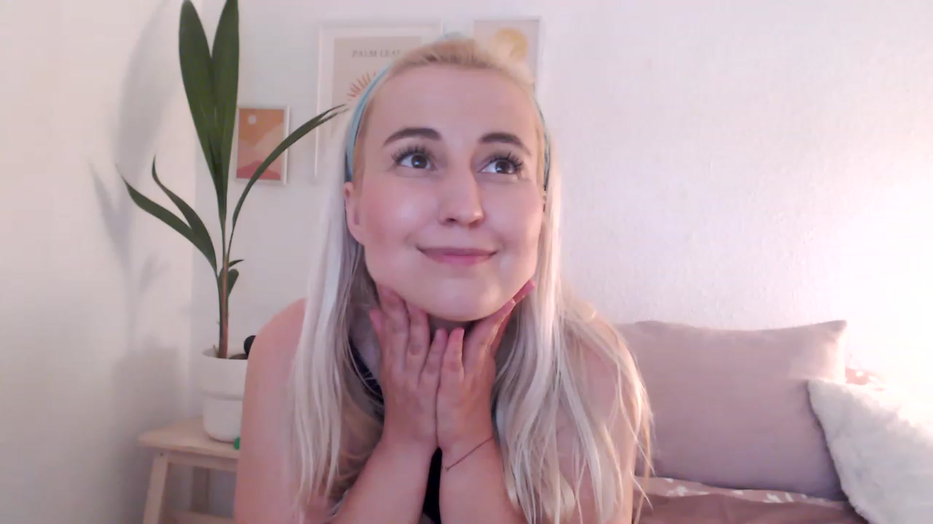 Gallery image thumbnail from NatalieMFC's myfreecams stream on, 07/04/2023, 13:05 image 15 of 20