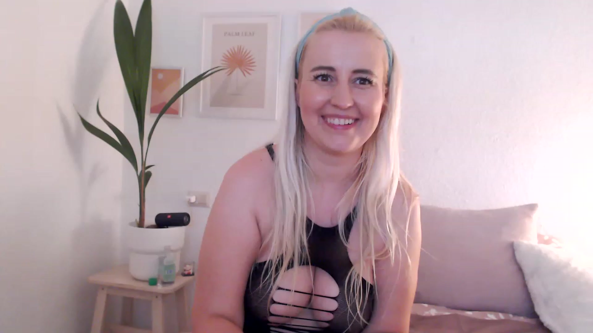 Gallery image thumbnail from NatalieMFC's myfreecams stream on, 07/04/2023, 13:05 image 16 of 20